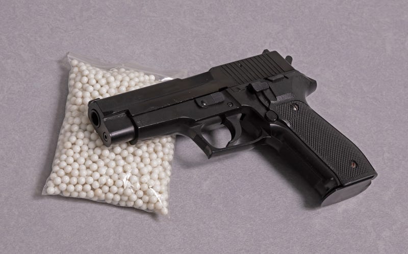Airsoft gun and pellets
