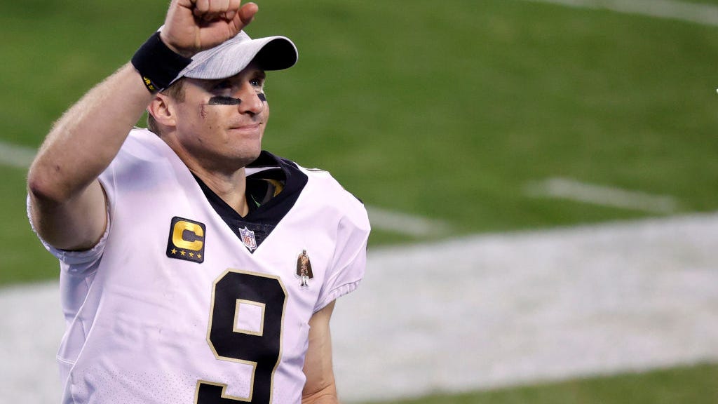 WATCH: Drew Brees hypes up LSU baseball team with fiery speech, throws out first pitch