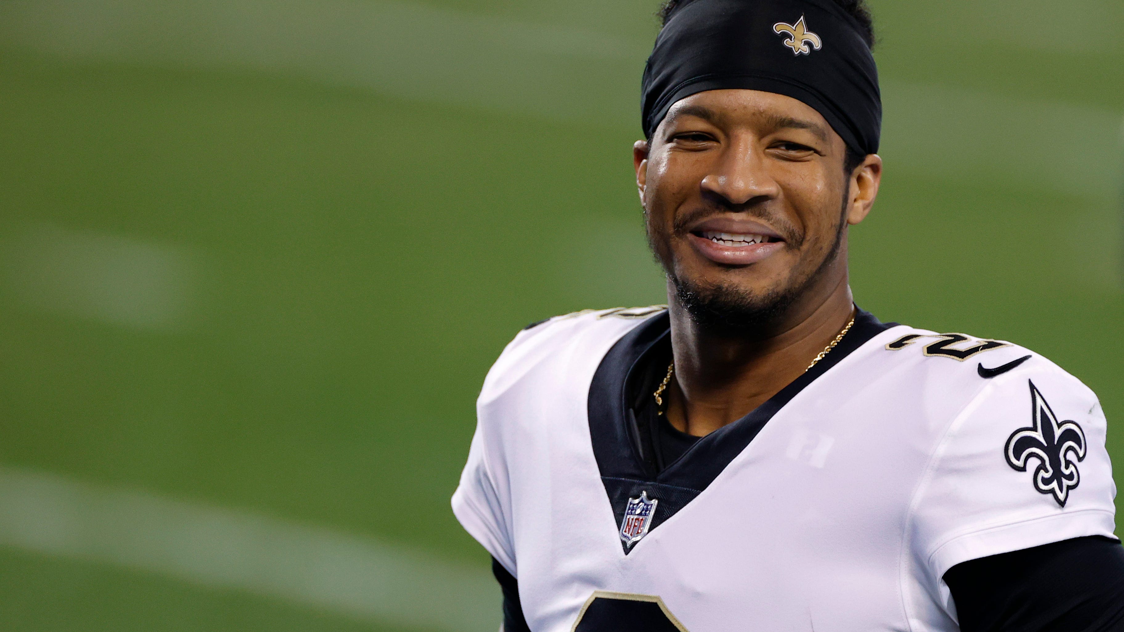 Jameis Winston hilariously stumbles through padded tackling machine at Saints camp
