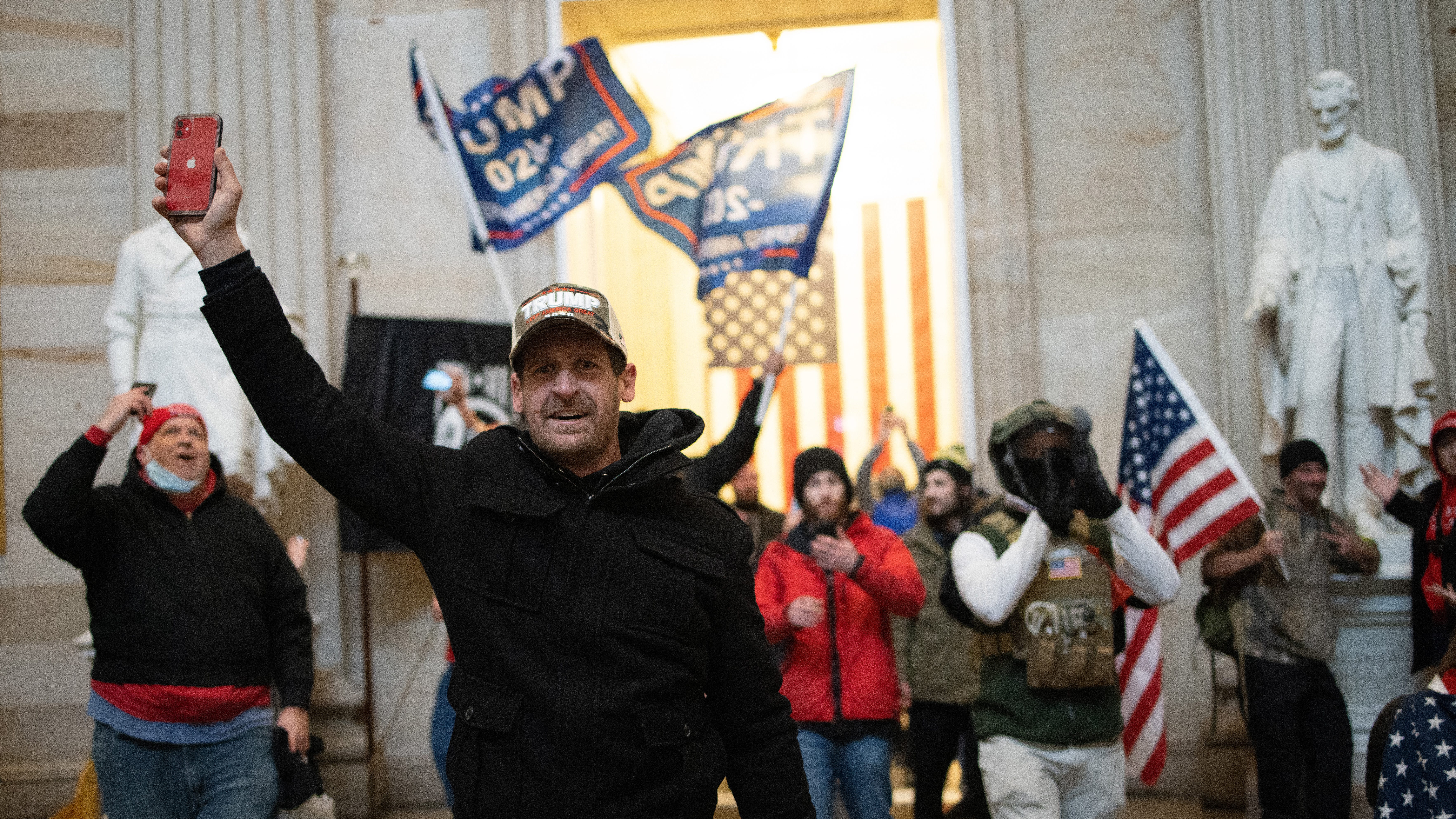 FBI hunt for January 6 insurrectionists continues with help from 'armchair detectives'