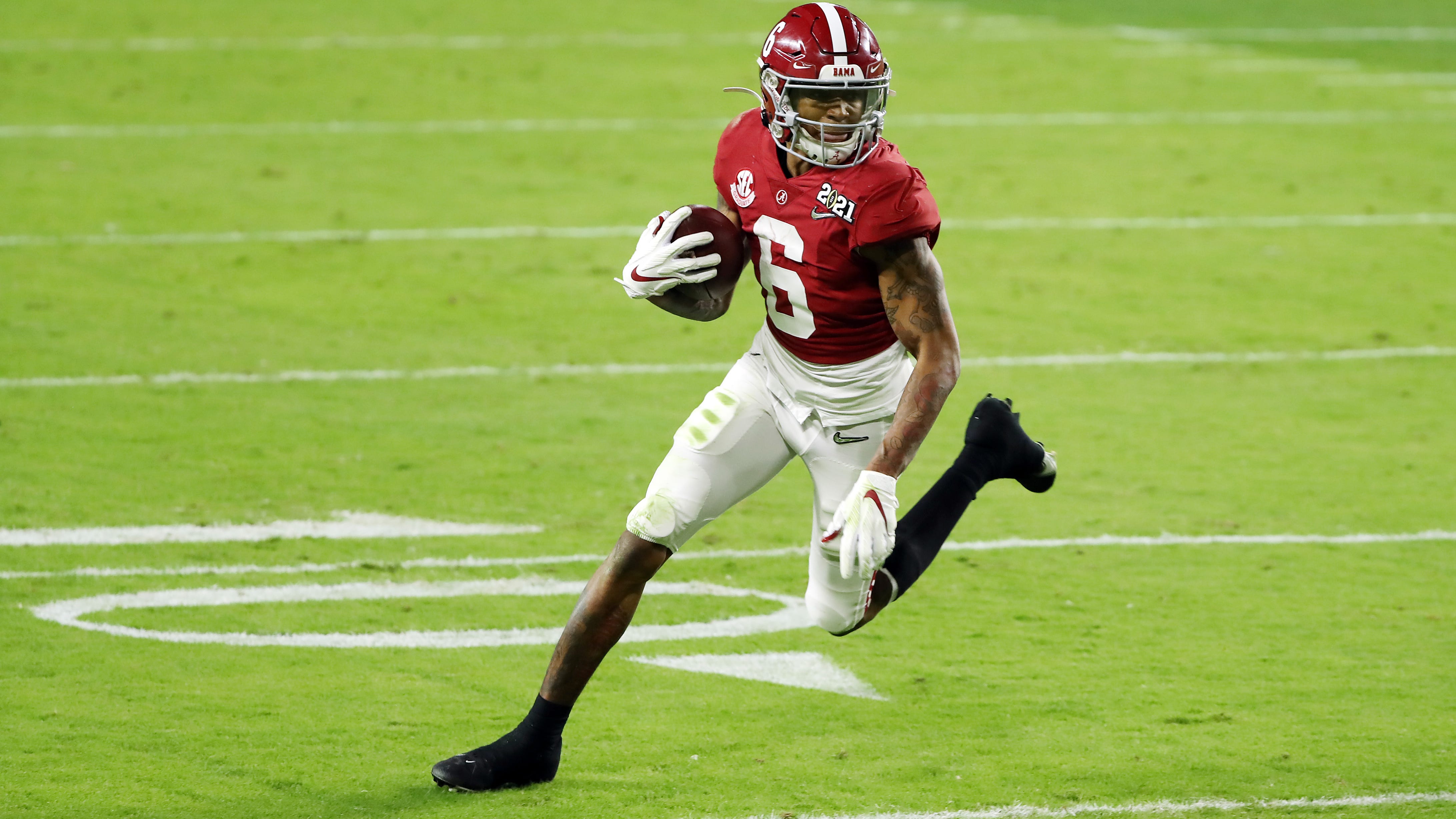 Eagles select Heisman winner DeVonta Smith in NFL Draft after trading with Cowboys