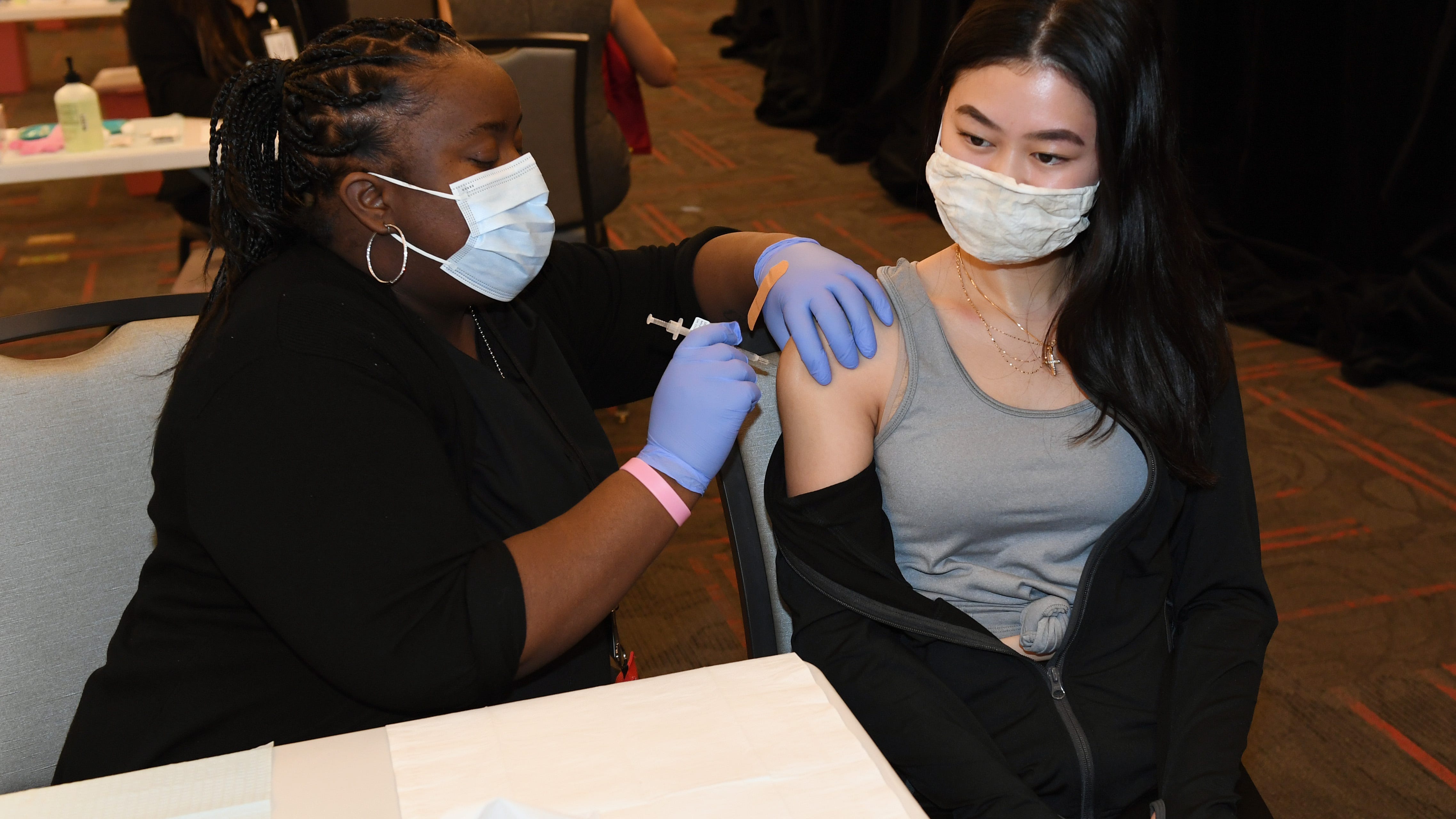 KYW Medical Report: Colleges make vaccination plans for the fall