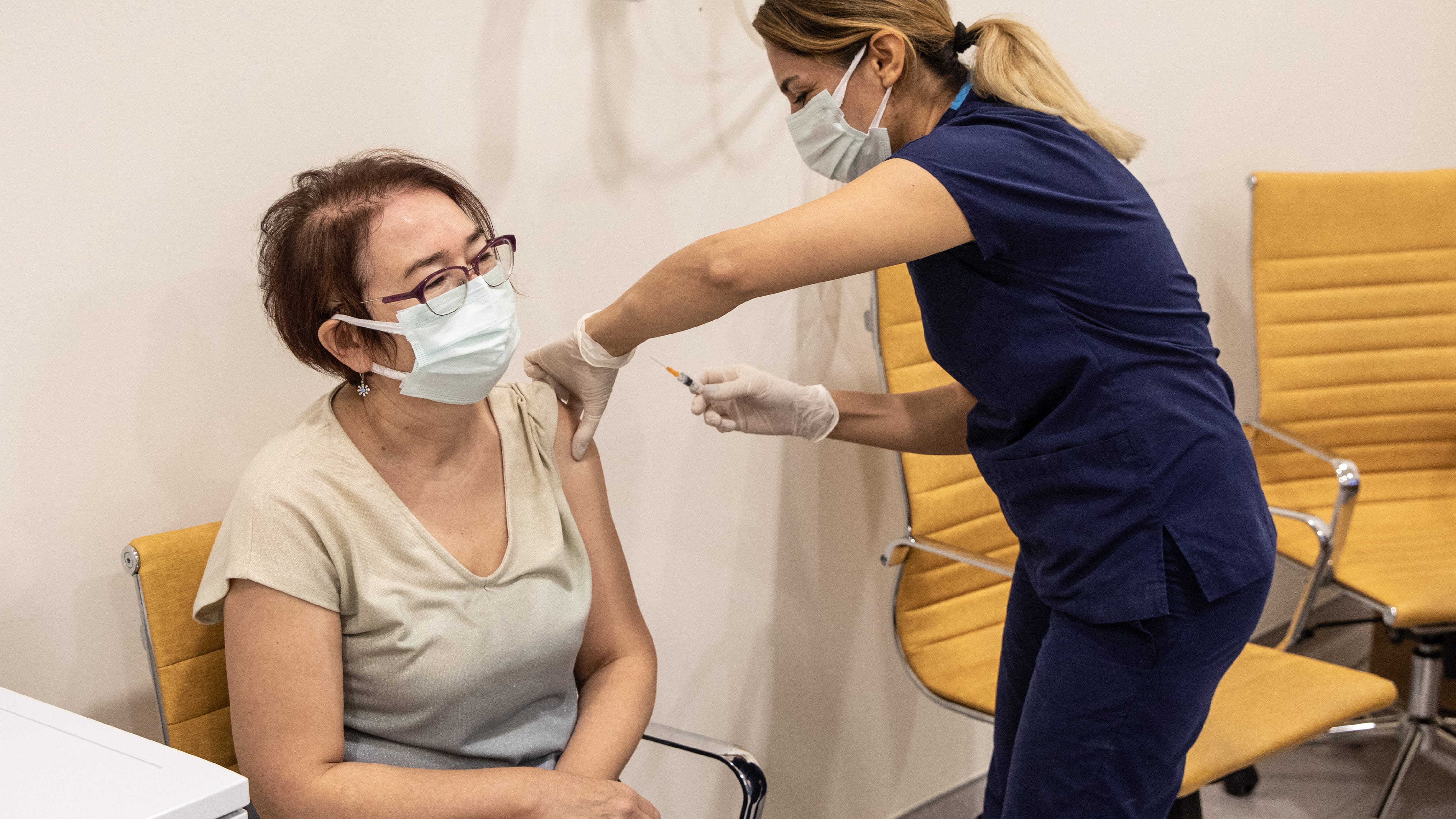 CDC warns contagious UK COVID variant likely to be dominant strain in US by March