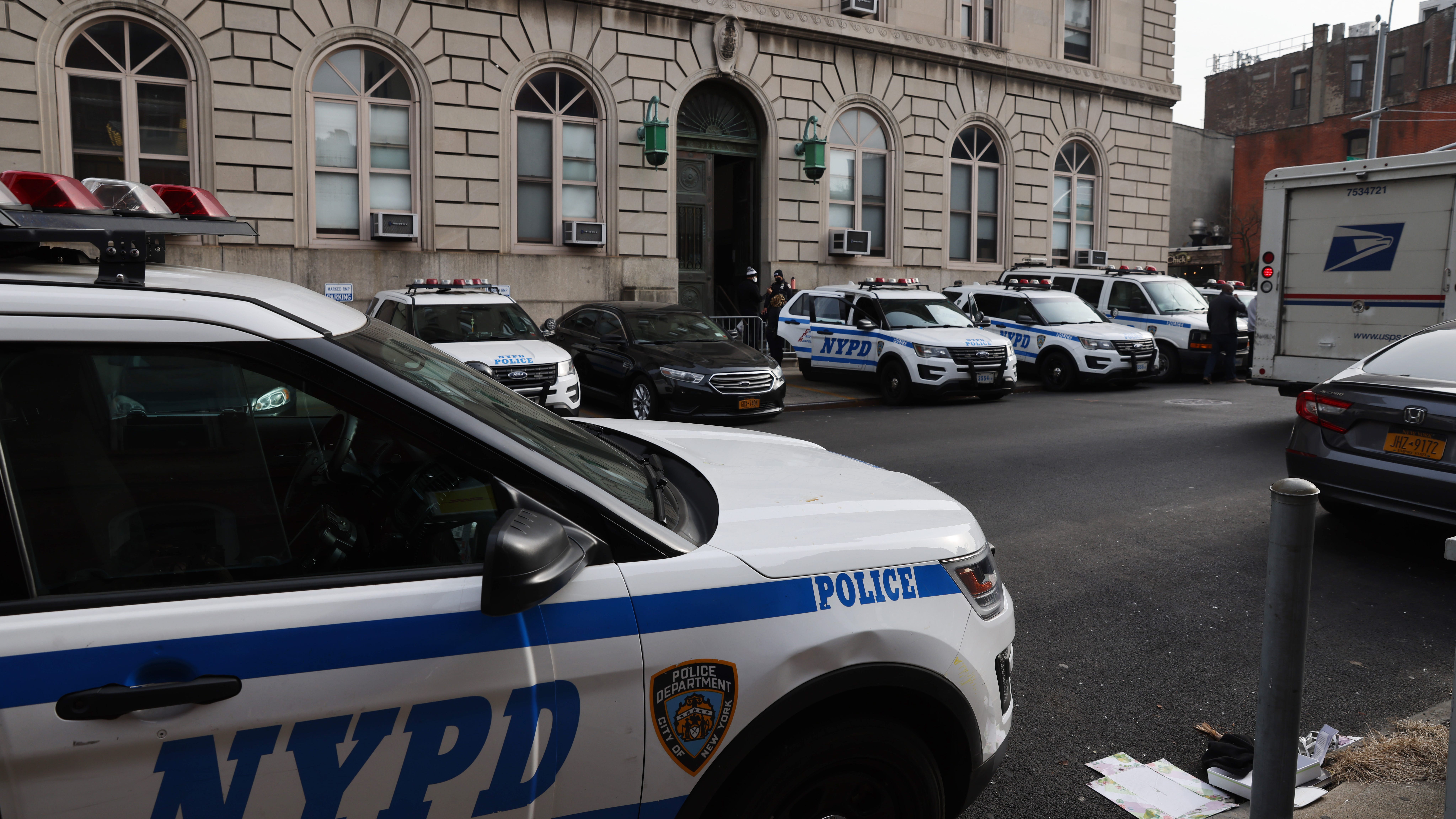 Woman's dismembered body found in duffle bag in Queens