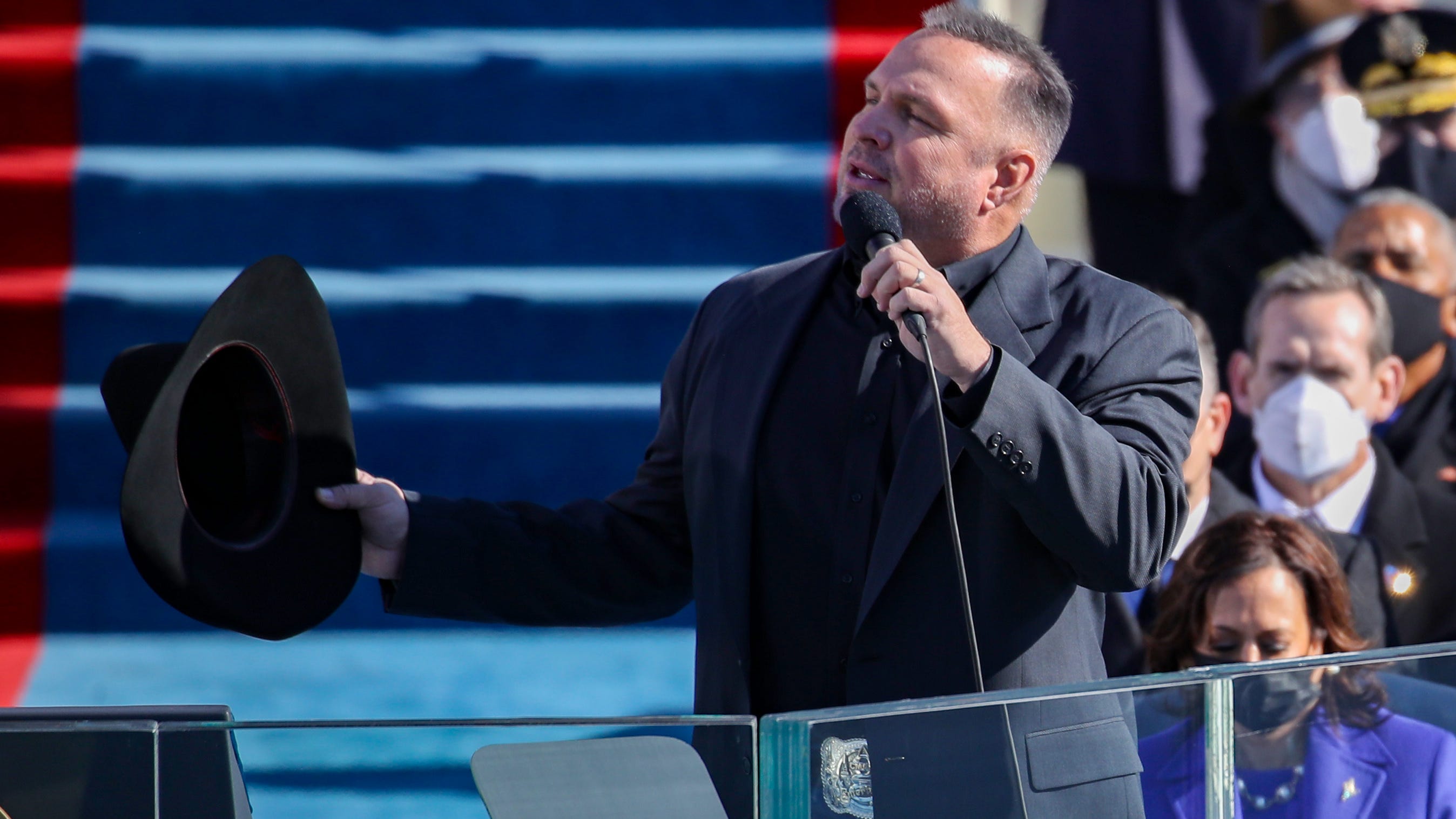 VIDEO: Garth Brooks sings 'Amazing Grace' at inauguration