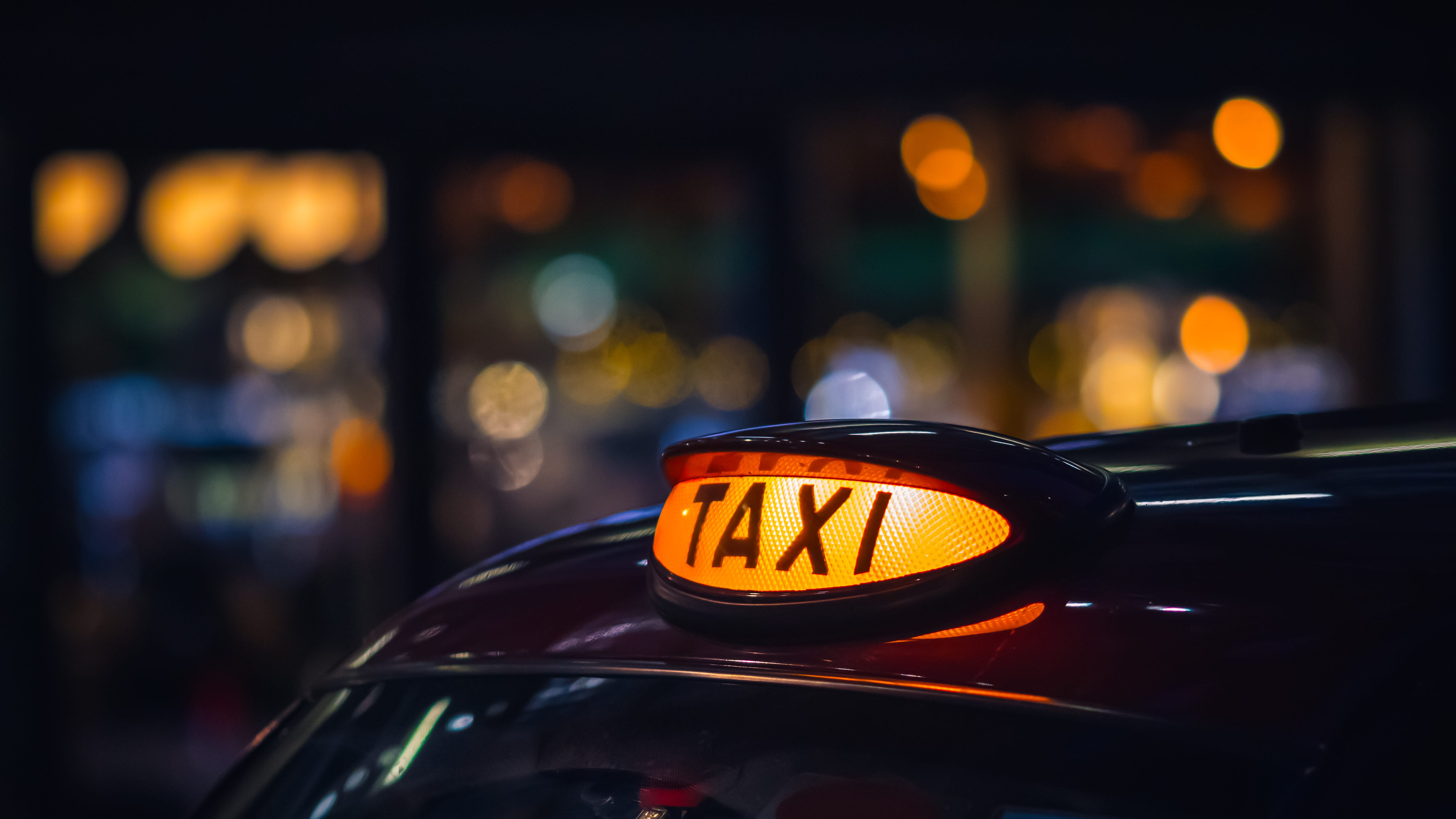 Taxi driver shoots attempted carjacker in Austin