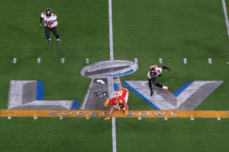 Travis Kelce #87 of the Kansas City Chiefs makes a reception during the second quarter against the Tampa Bay Buccaneers in Super Bowl LV at Raymond James Stadium on February 07, 2021