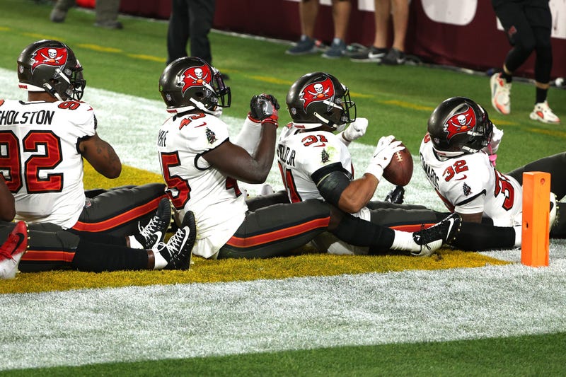 Row the boat with the Bucs