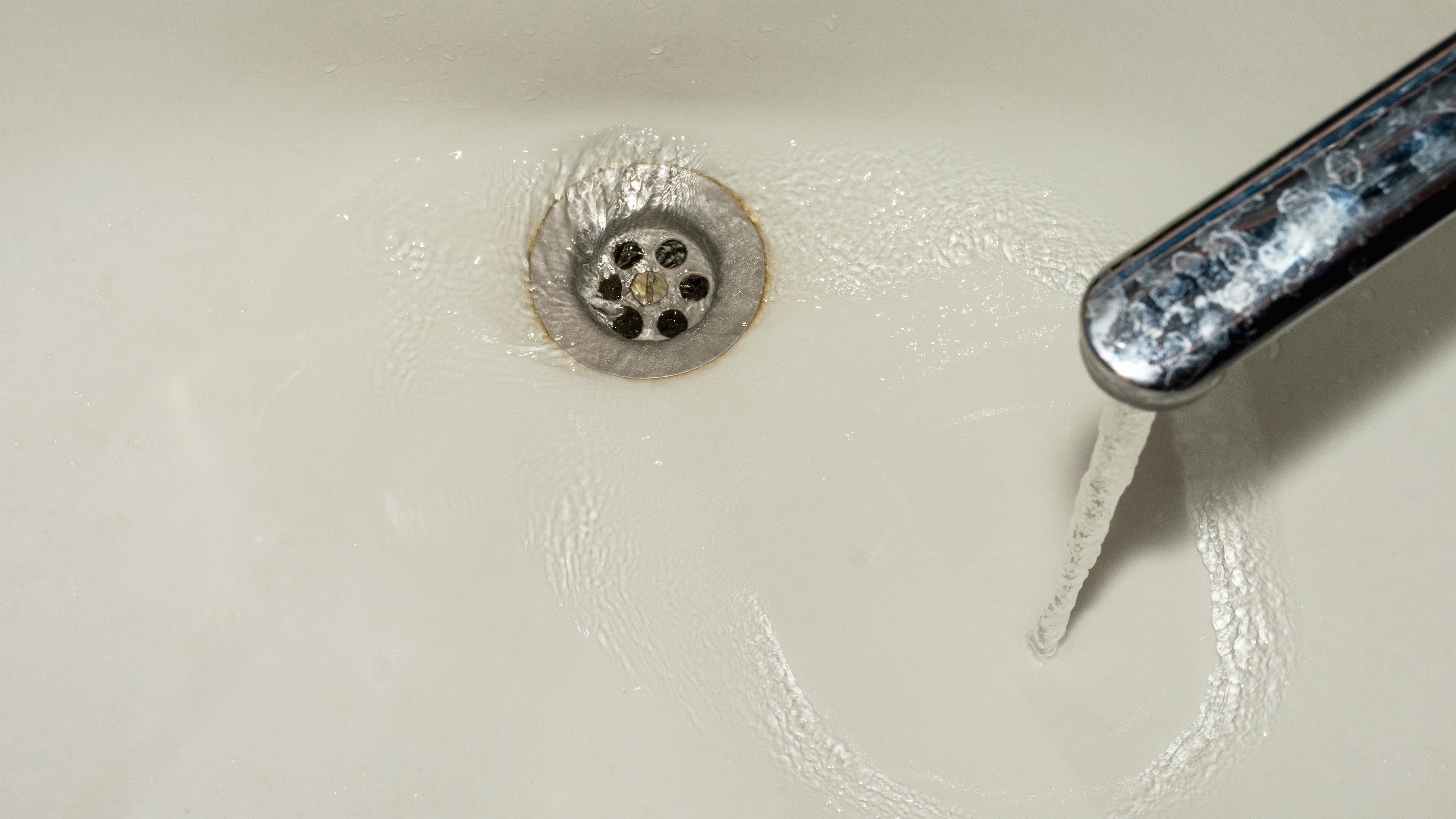 LISTEN: Dixmoor's continuing water troubles