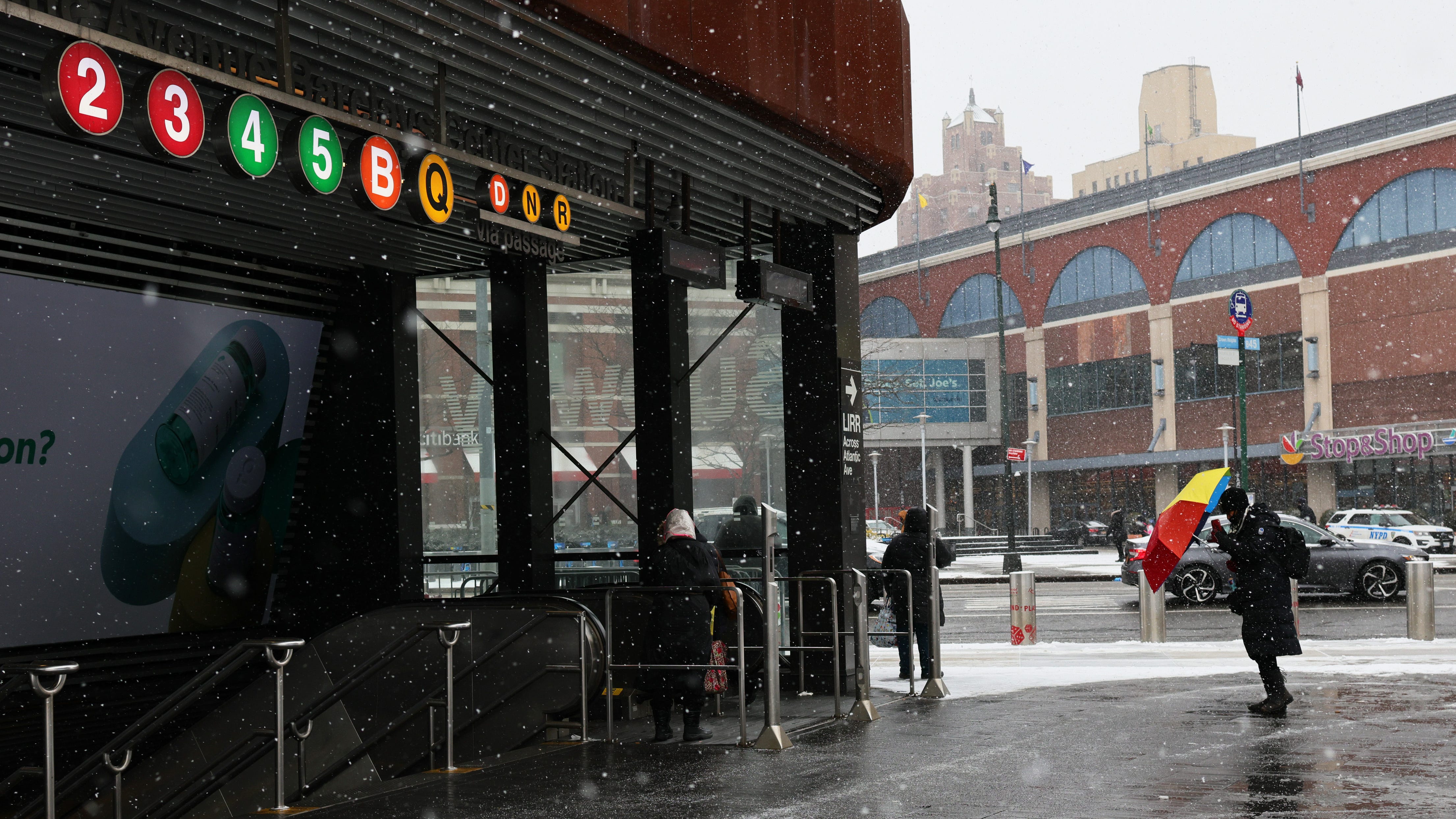 Man struck by train at Atlantic Avenue-Barclays Center station in Brooklyn