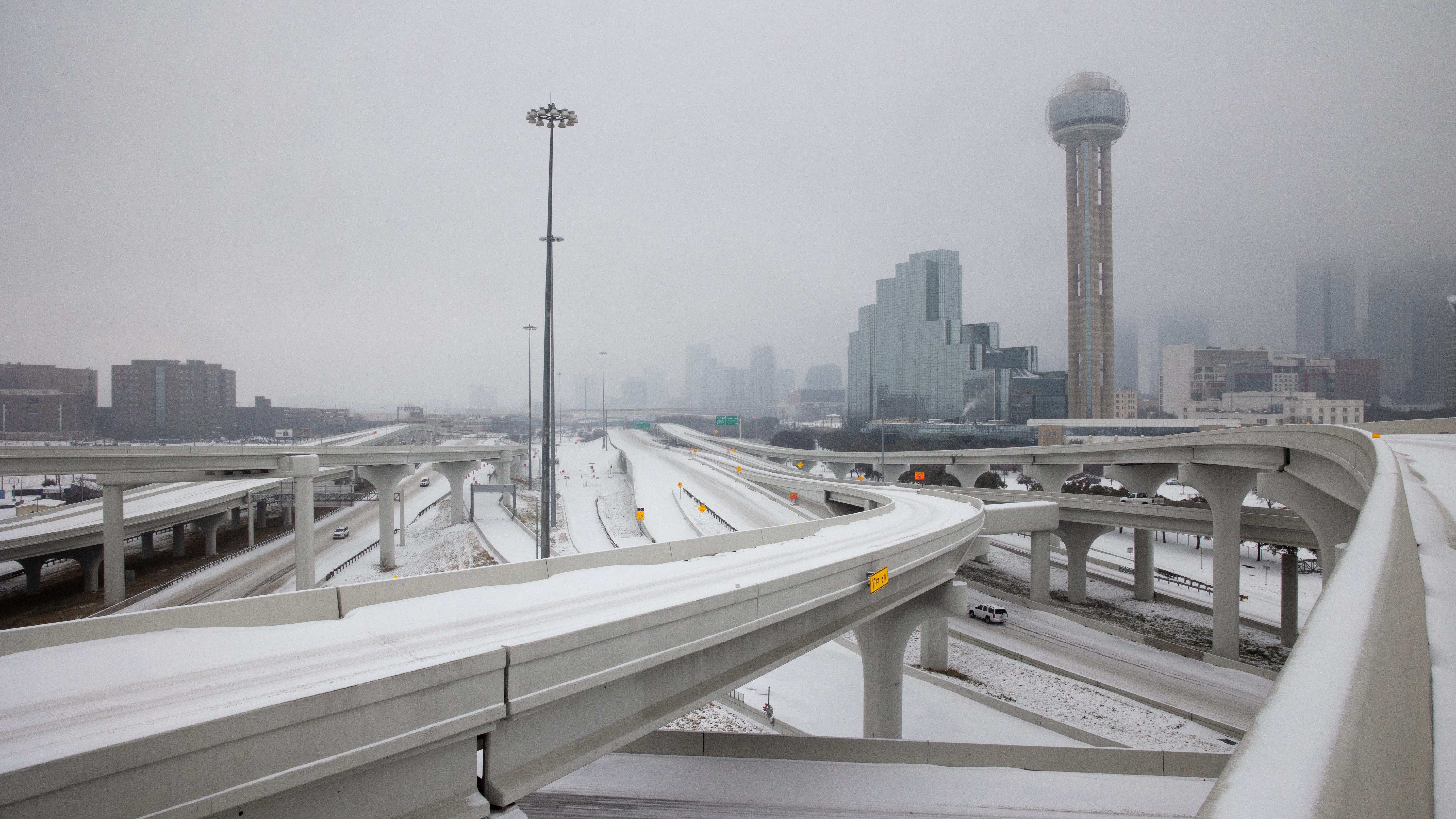 Dallas and Fort Worth prepare for impending storm