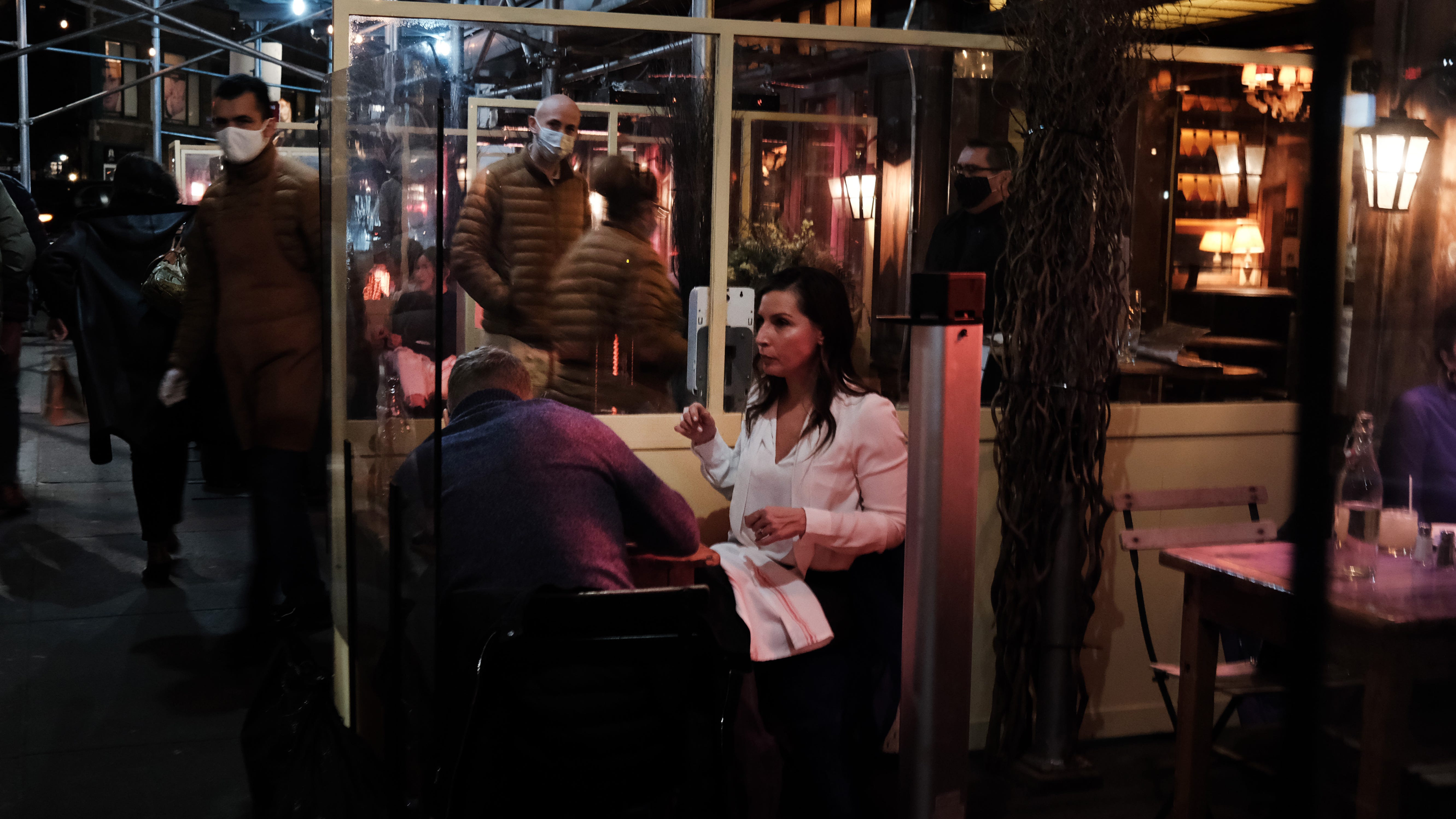 Cuomo lifting curfew on bars, restaurants and catered events in May