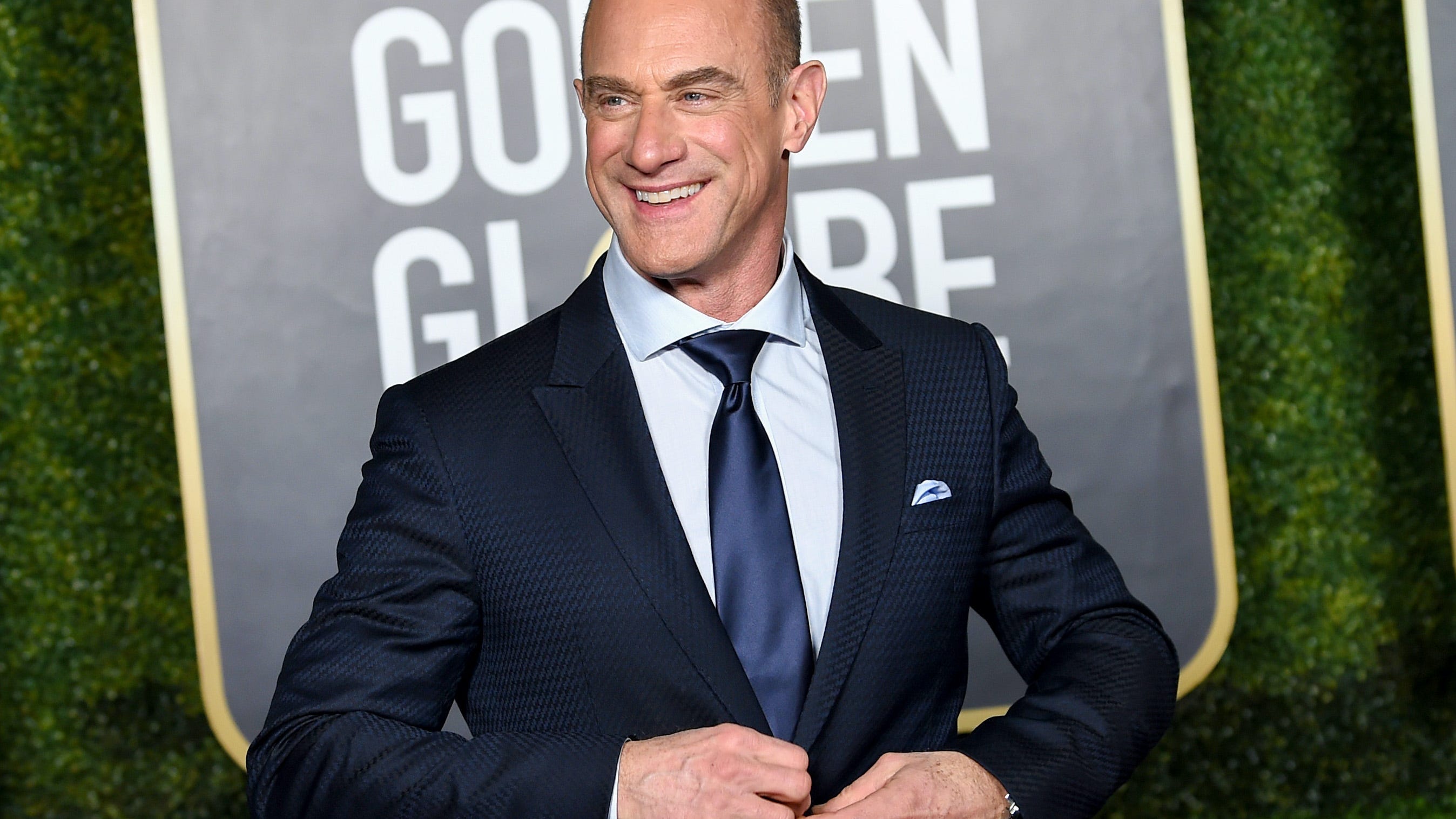 Christopher Meloni, 60, shows off buff biceps on set of ‘Law & Order: Organized Crime’