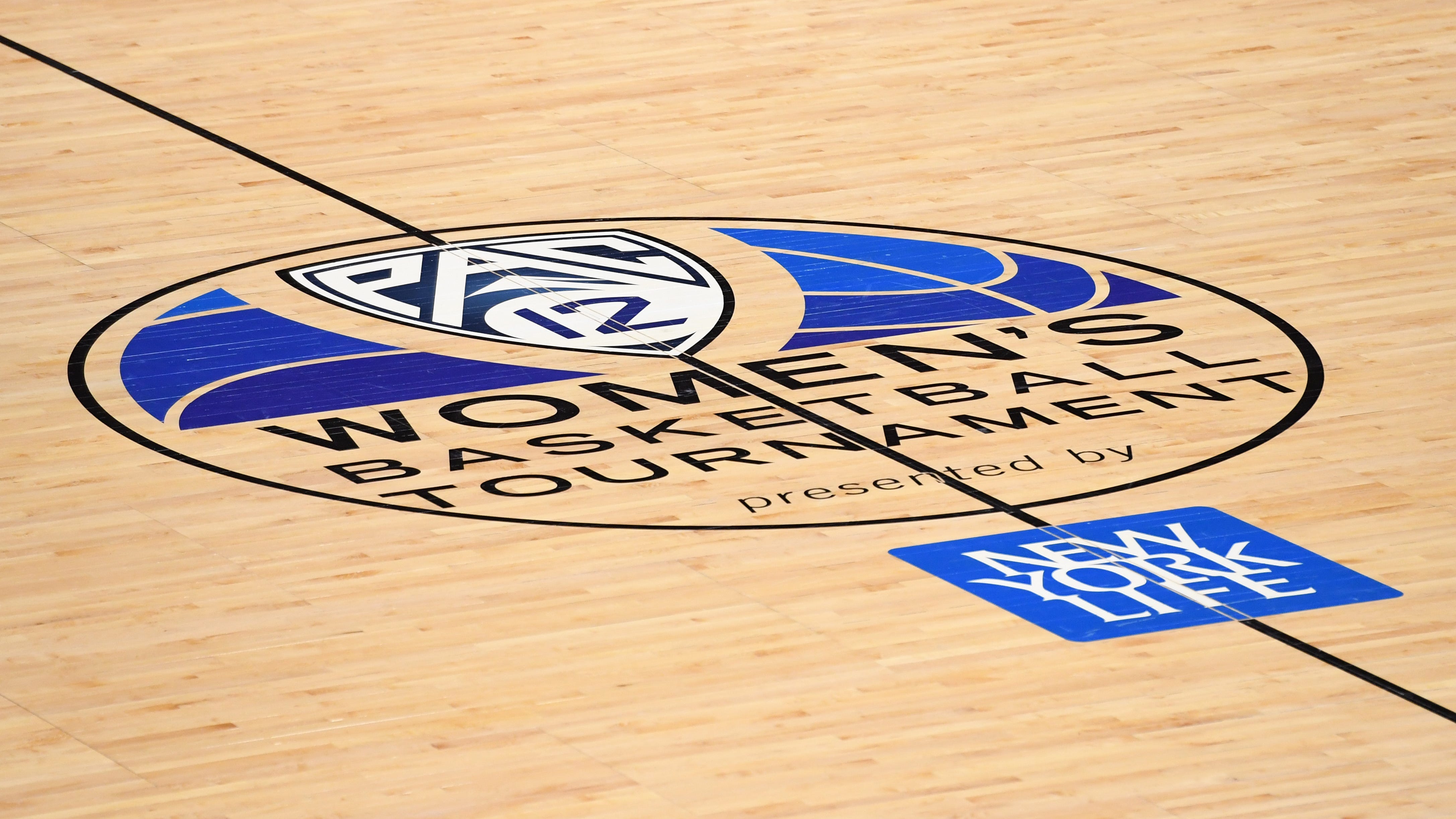 Steph Curry, Sabrina Ionescu roast NCAA for laughably poor women’s facilities at March Madness