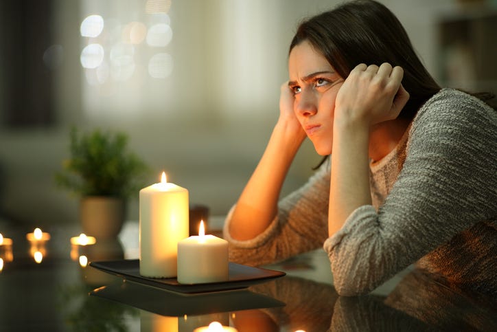 A power outage impacting just over a thousand homes was reported by DTE Energy Friday evening.