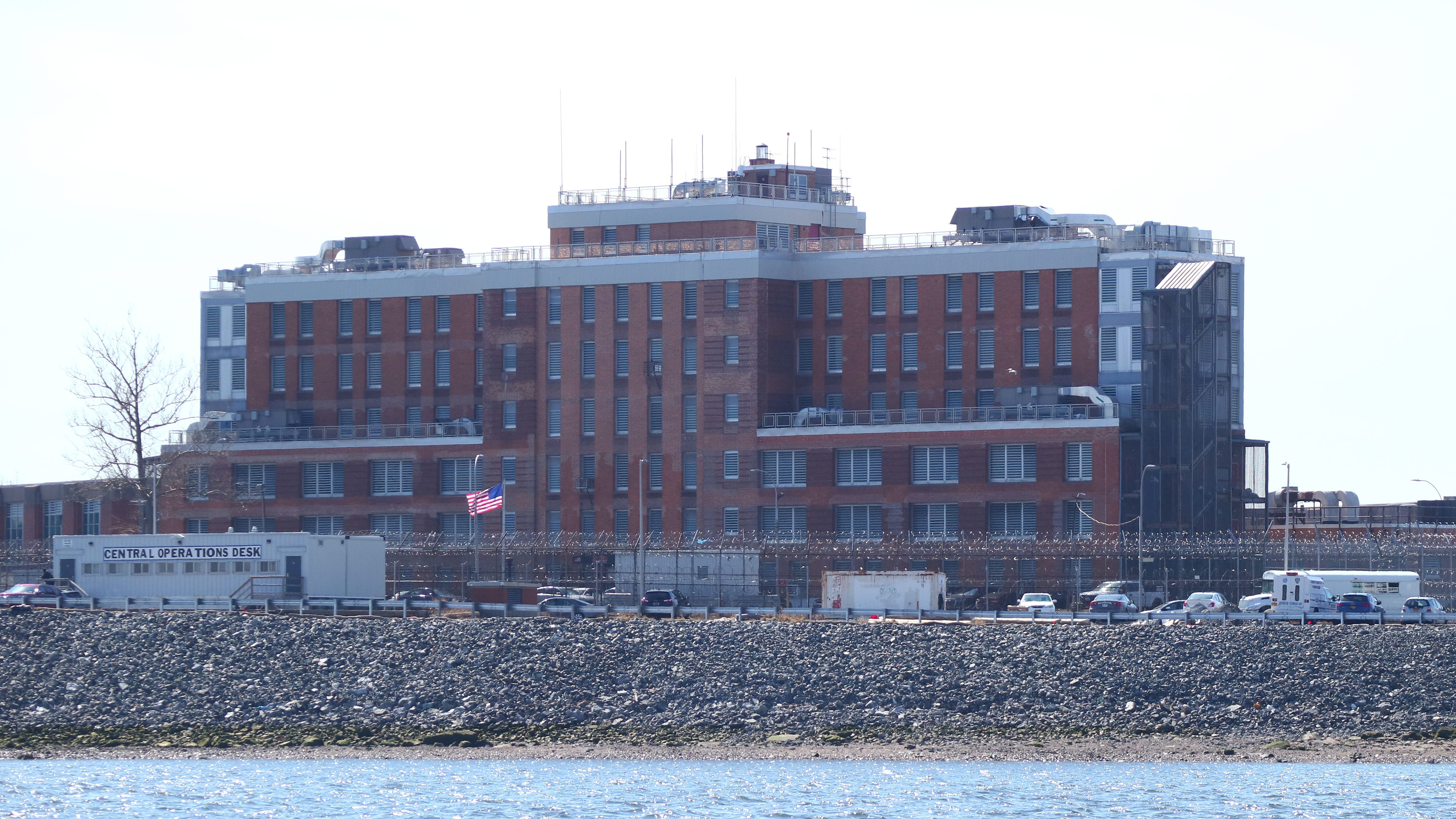 191 Rikers Island inmates to be released today after being held on technical parole violations: Hochul