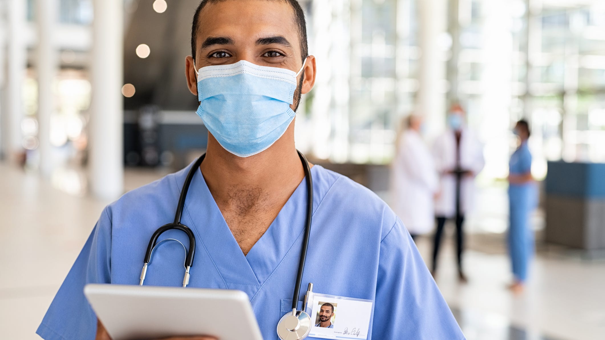 Nurses are quitting hospitals in droves to become travel workers, who earn 3-4 times as much