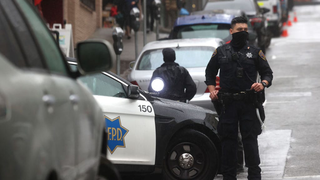 San Francisco restaurant denies service to police for being armed