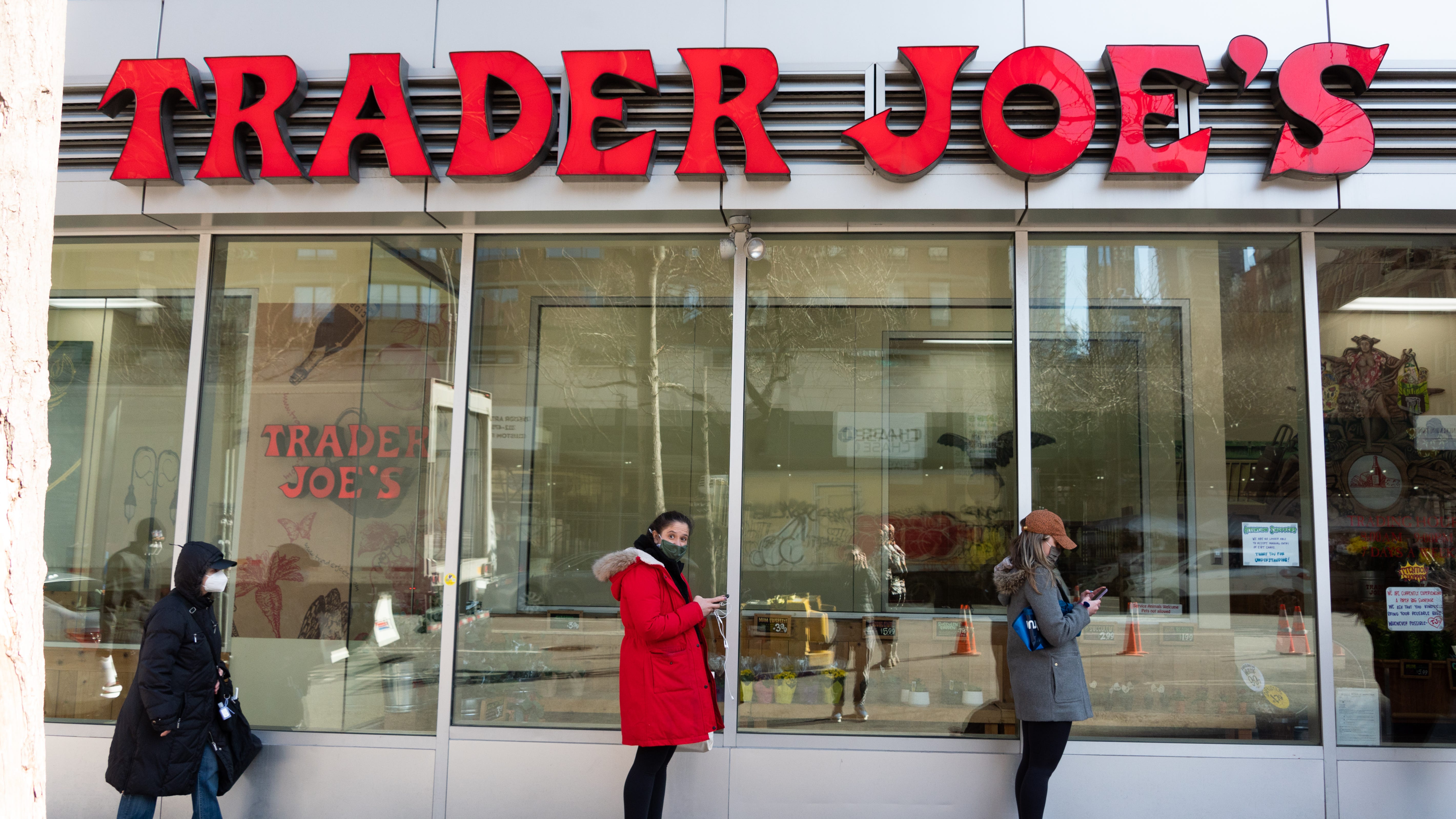 Trader Joe's drops mask requirement following new CDC guidance, 1st major retailer to do so