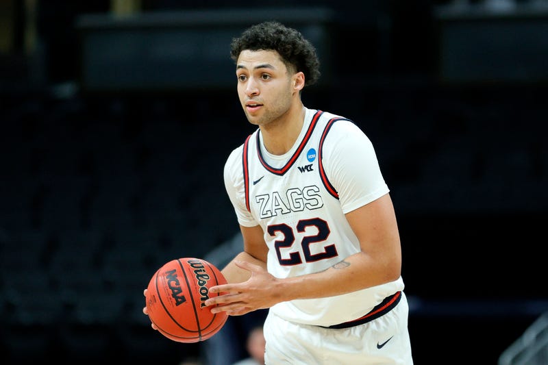 Gonzaga forward Anton Watson dribbling.
