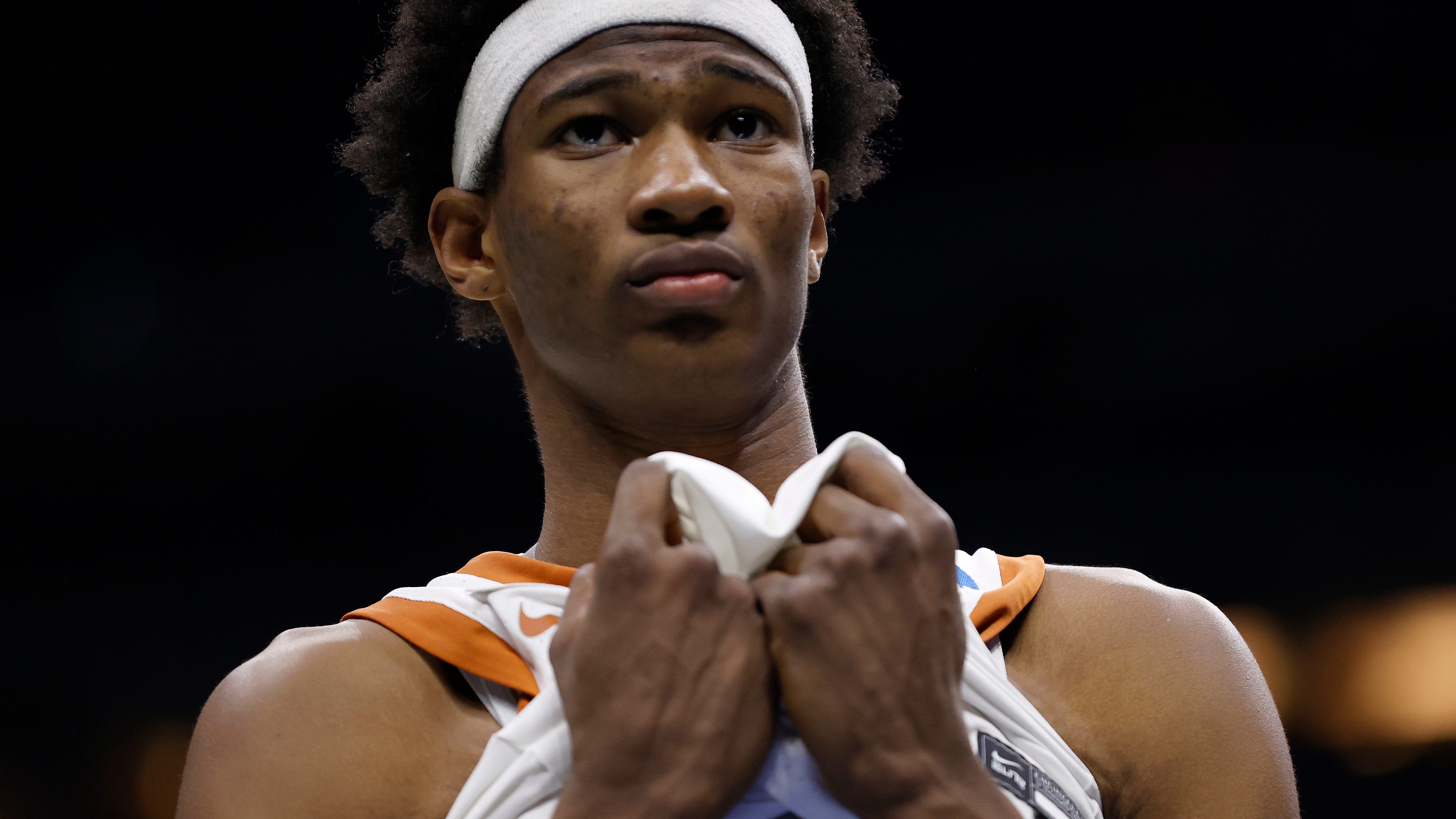 Knicks trade 19th pick to Hornets, No. 21 pick to Clippers for future assets