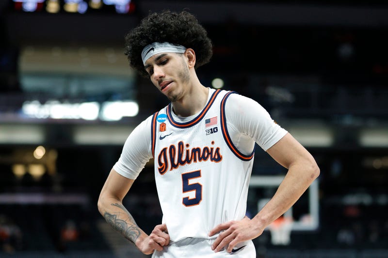 Illinois' Andre Curbelo reacts to loss in second round of March Madness.