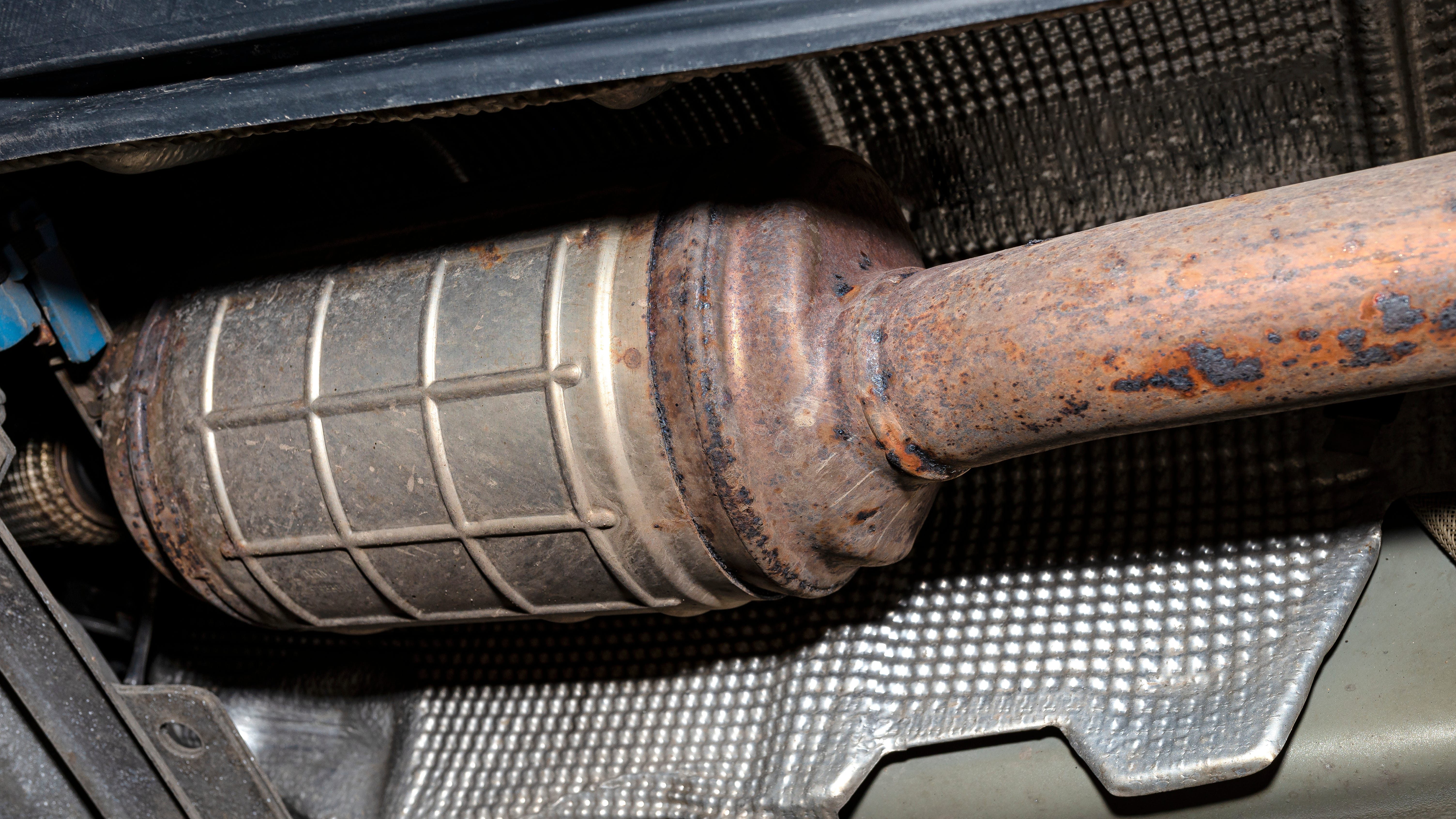 Governor Pritzker signs new bill geared toward curbing catalytic converter theft