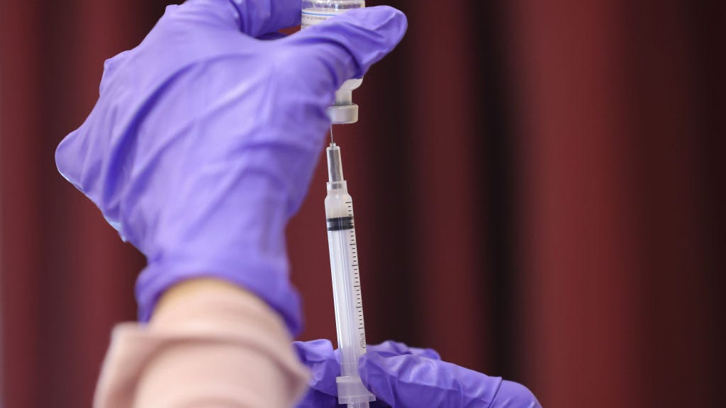First-dose shots increase as Louisiana COVID hospitalizations surpass 900