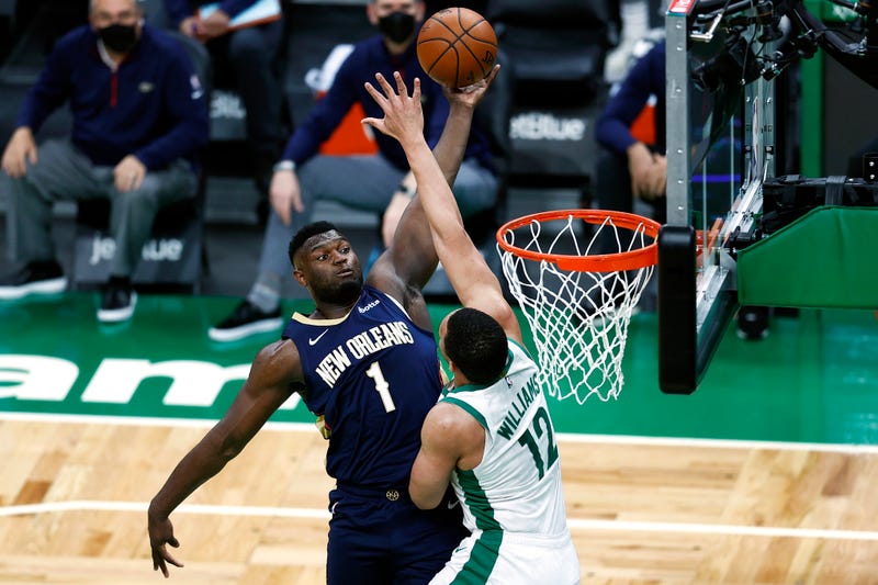 Pelicans forward Zion Williamson attacks the rim.