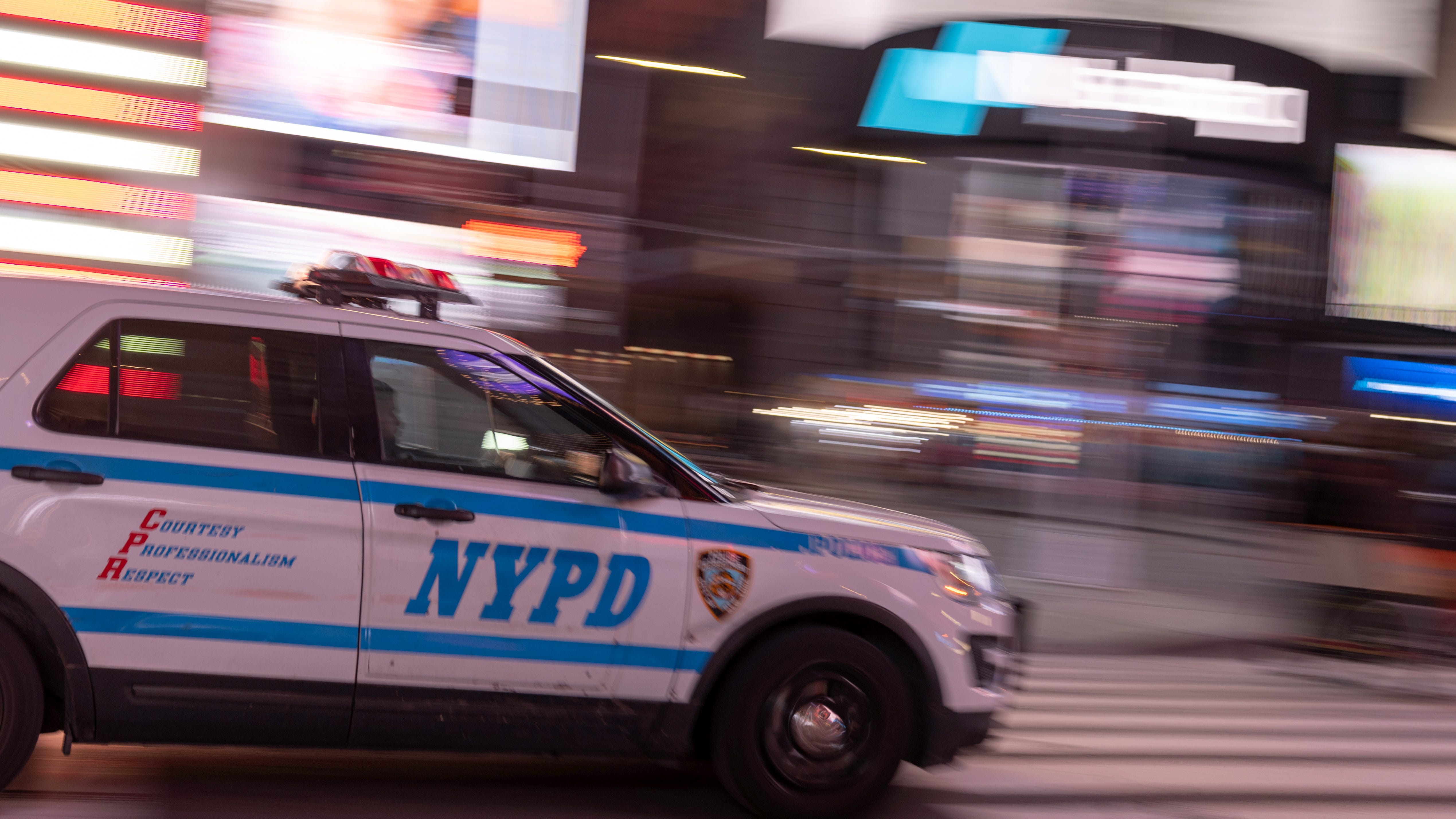 NYPD searching for thief who stole SUV with boy inside in E. Harlem