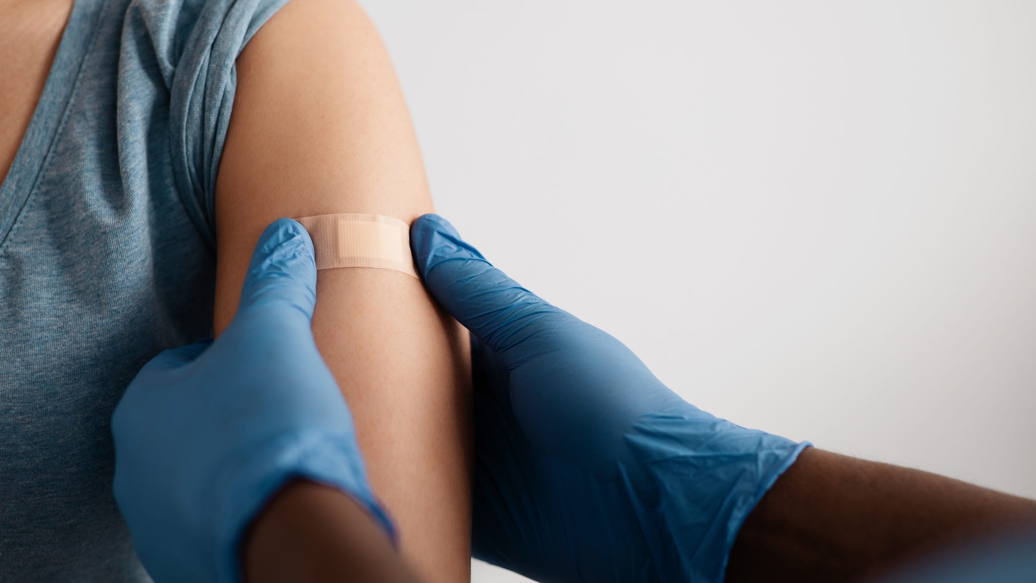 Study shows effectiveness of COVID vax declines dramatically after a few months