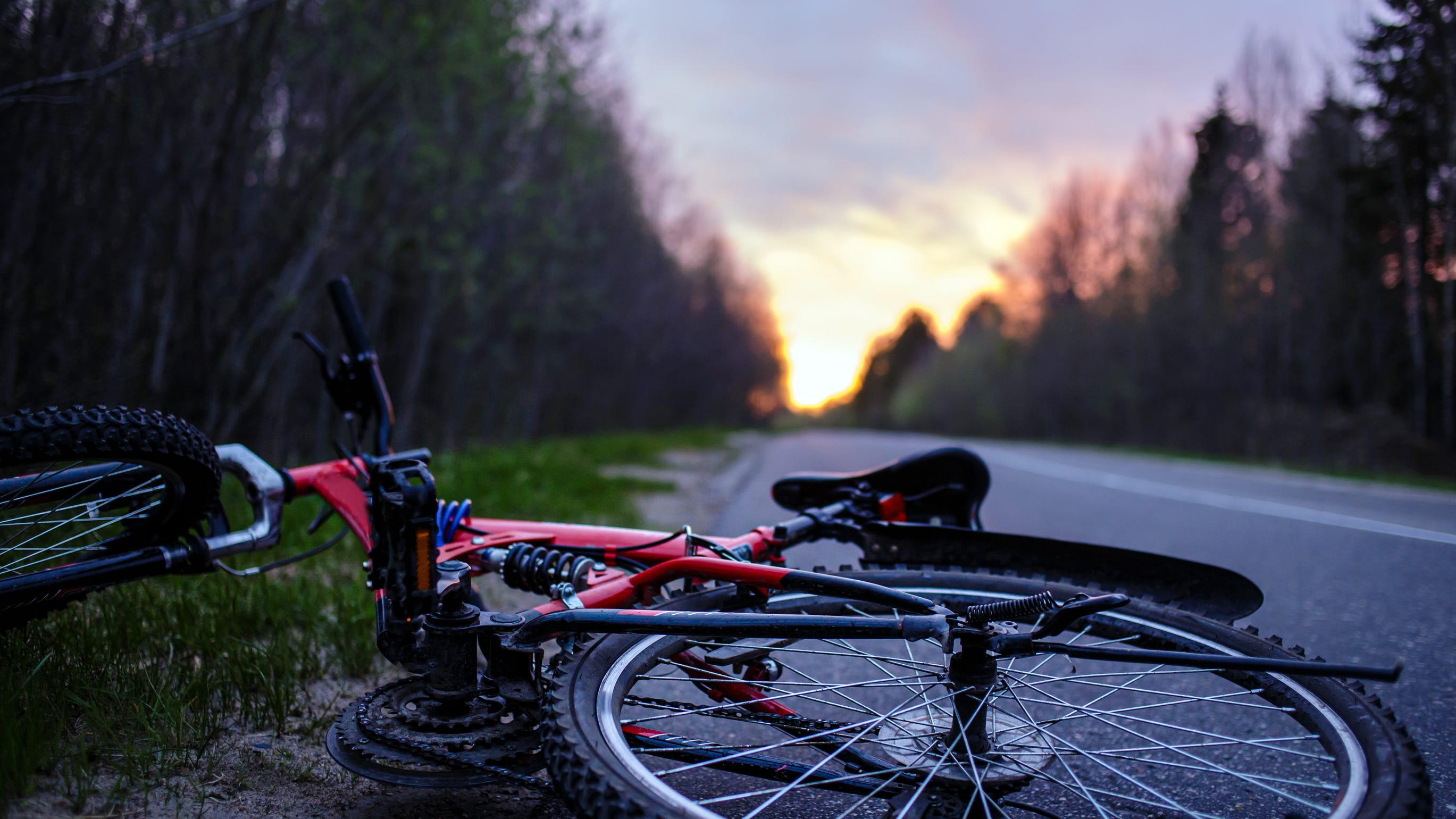 Man thrown from bike when struck by car, killed in northern Oakland County