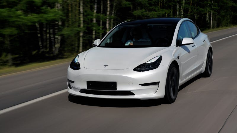 Tiny Missouri town purchases Tesla Model 3 for police department