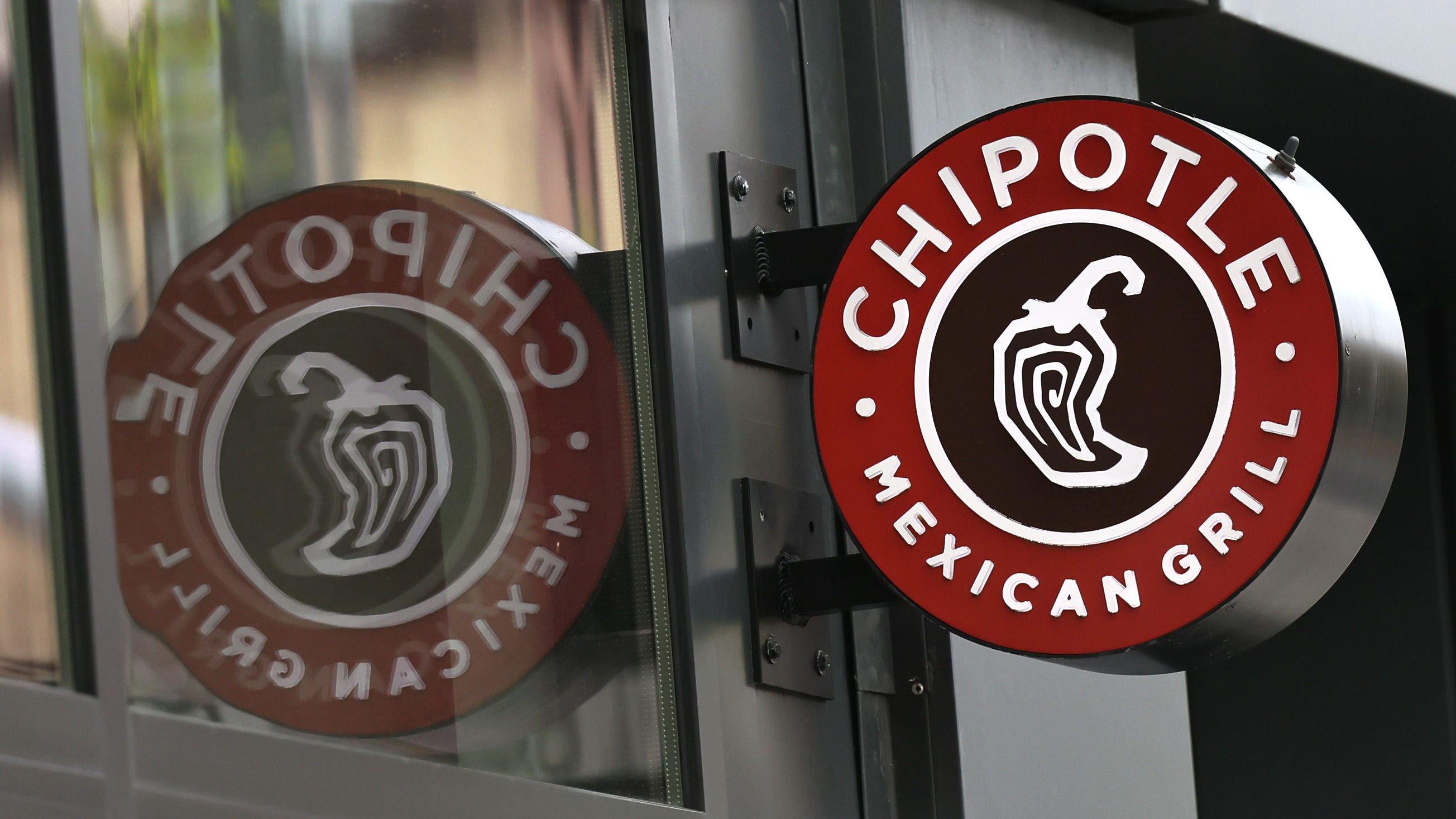 Chipotle rolls out first new chicken menu item in 29 years