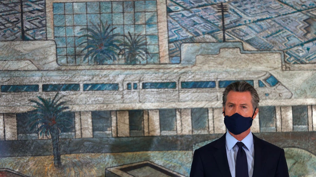 Berkeley man allegedly throws water bottle at Gov. Newsom, arrested for assault