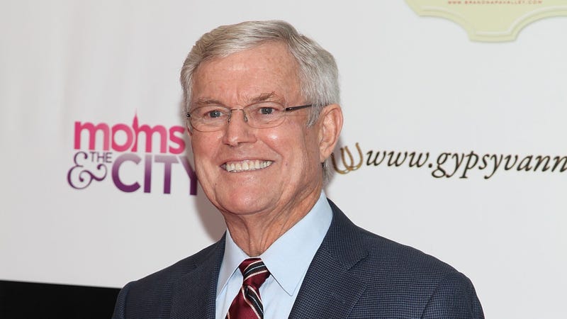 Eagles coach Dick Vermeil smiling on the red carpet