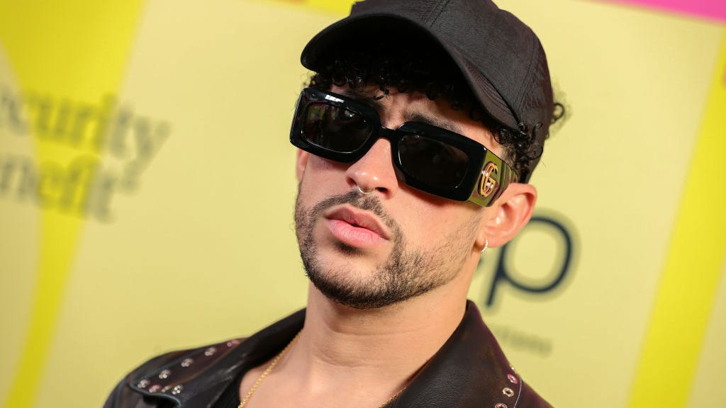 Bad Bunny: el chico que pasó de trabajar en un supermercado a no saber de cuanto es su fortuna