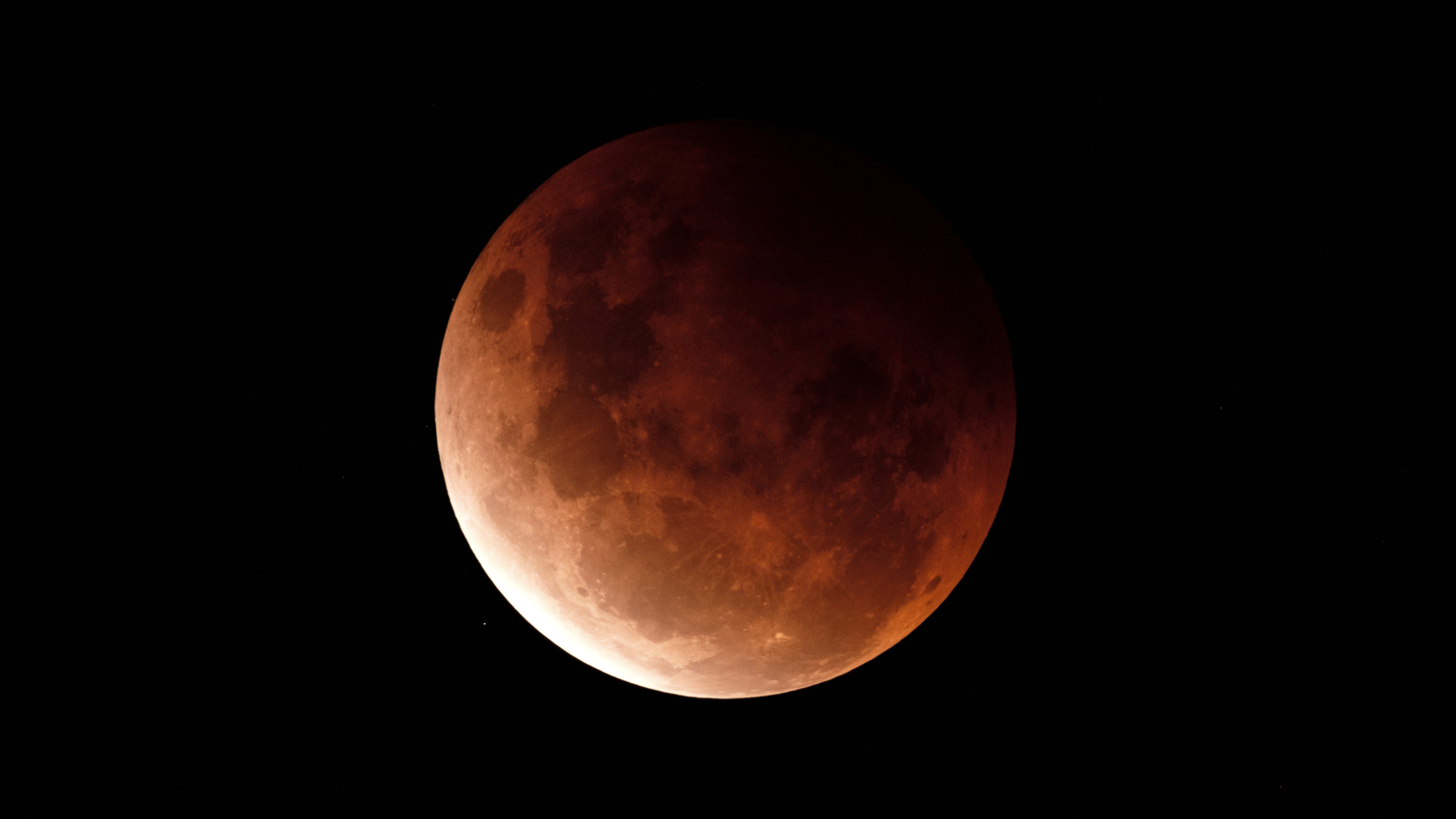 What would happen if Earth didn’t have a moon?