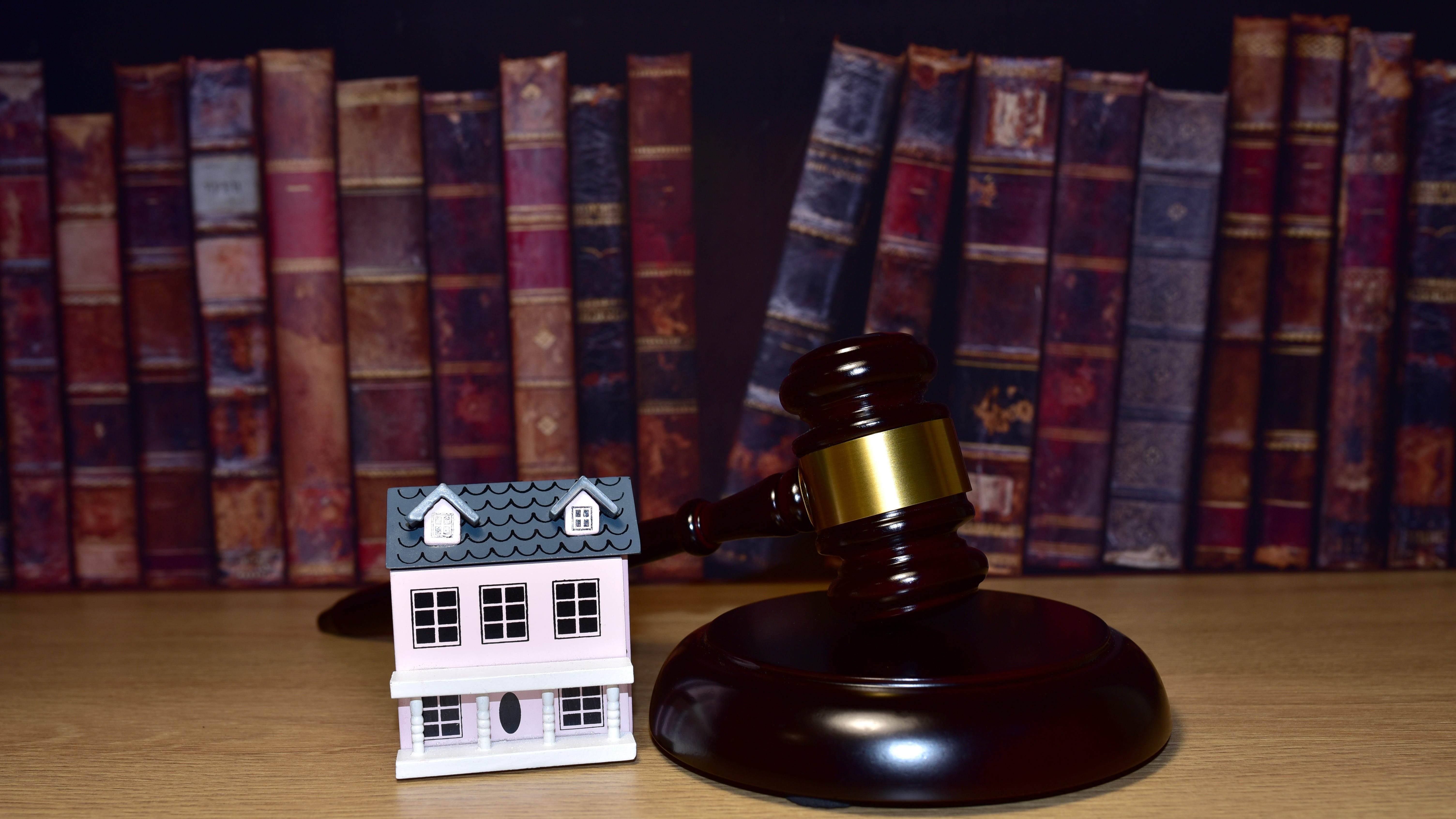 Unlicensed Riverside contractor suspected of pocketing building permit money