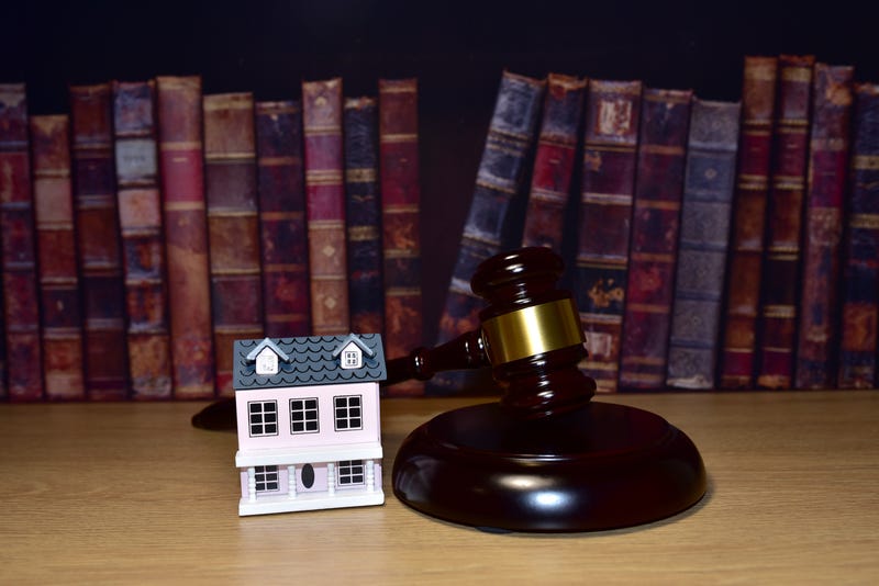 Unlicensed Riverside contractor suspected of pocketing building permit money