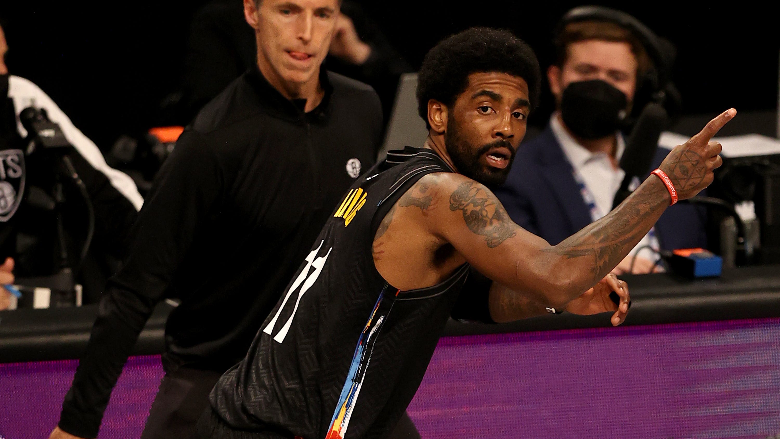 Charles Barkley: Don’t compare Kyrie to Muhammad Ali