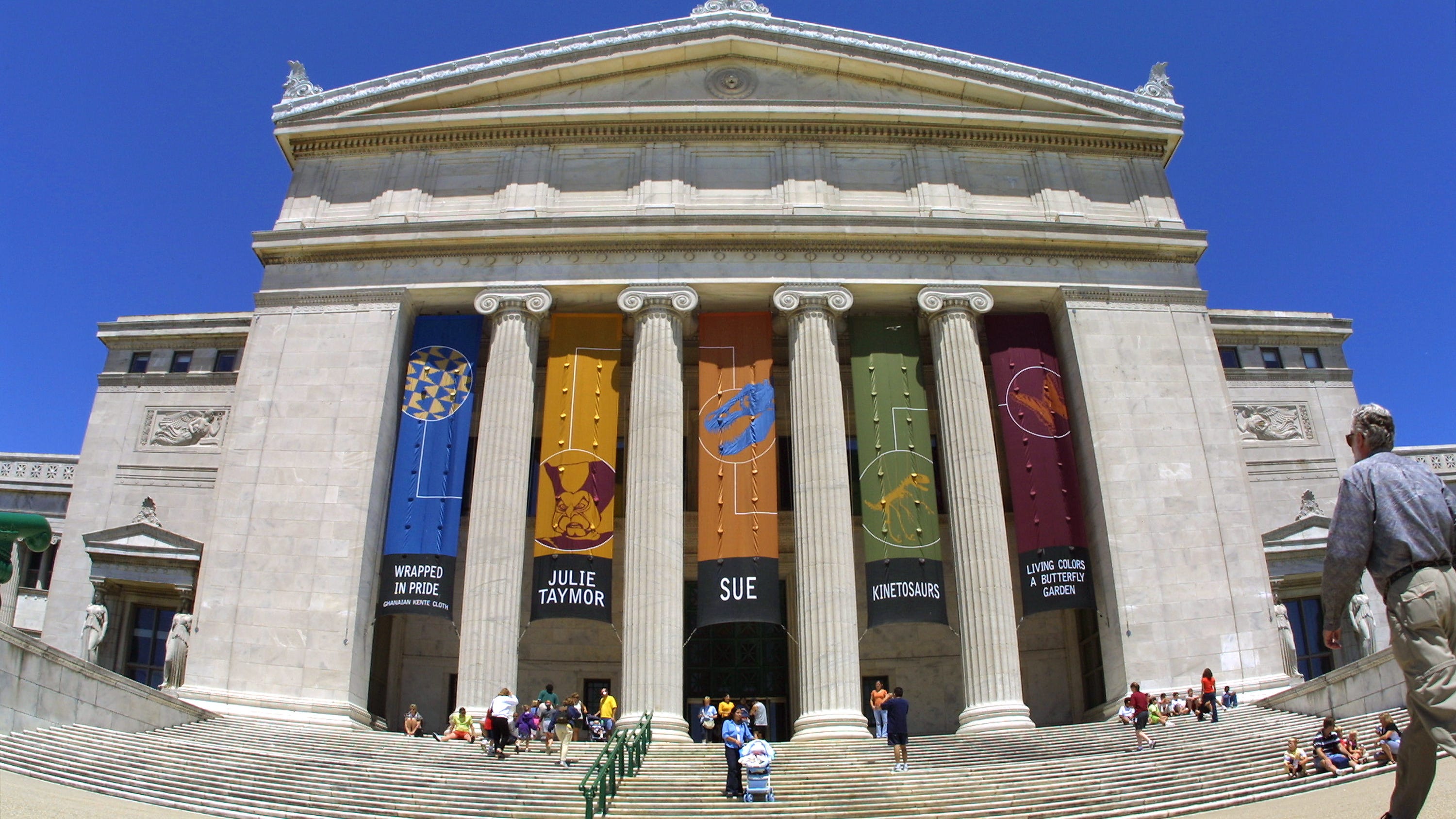 Field Museum set to reopen to public Jan. 21