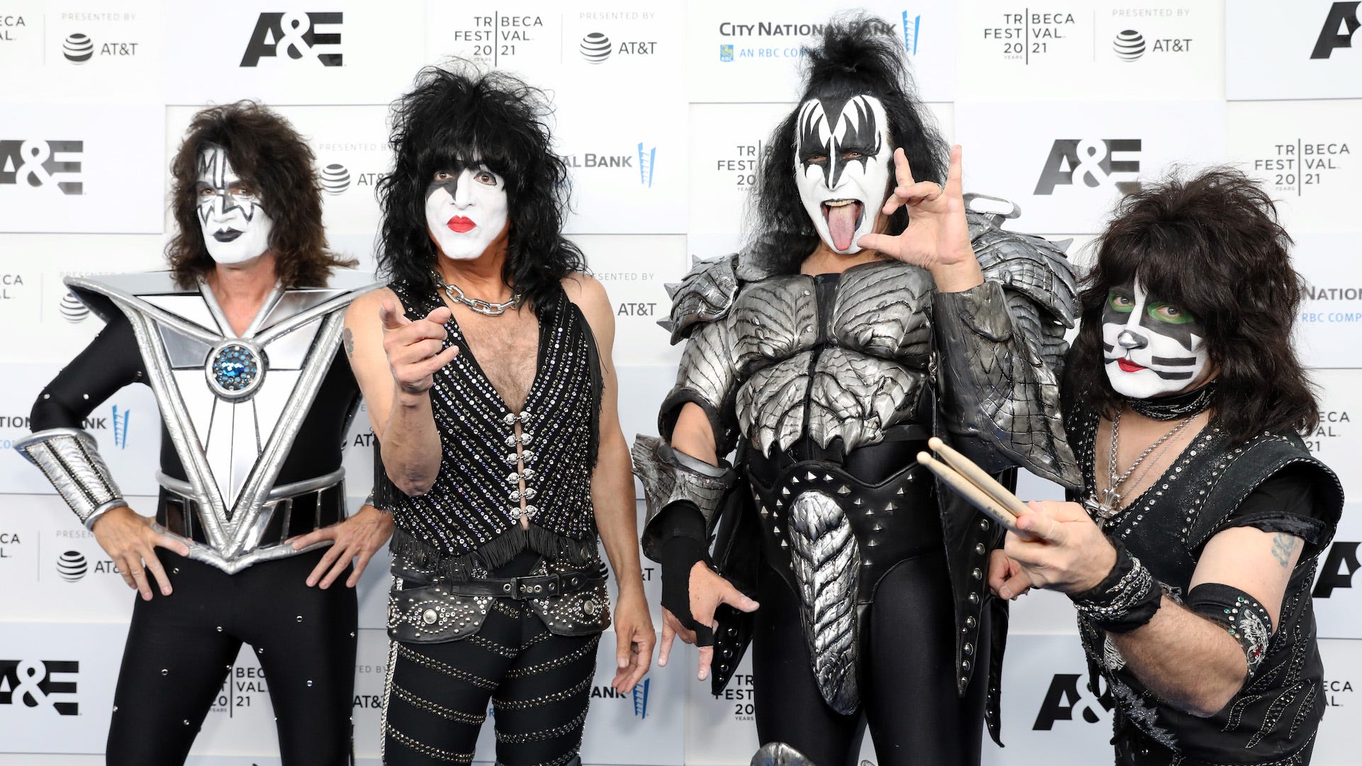 Simmons at sea: Set sail for your last chance to 'Kruise' with KISS?