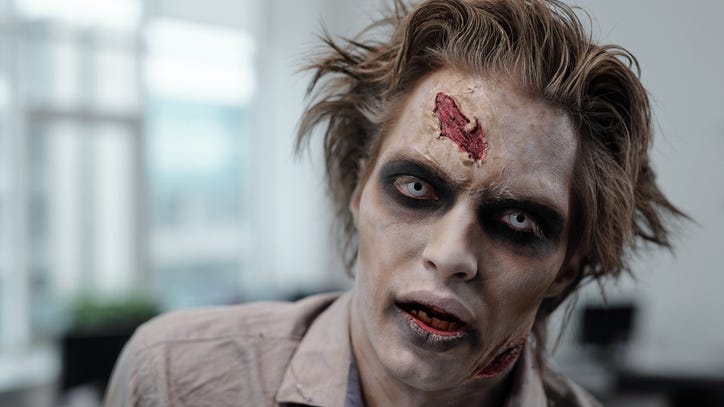 Man shoots zombie performer at haunted house