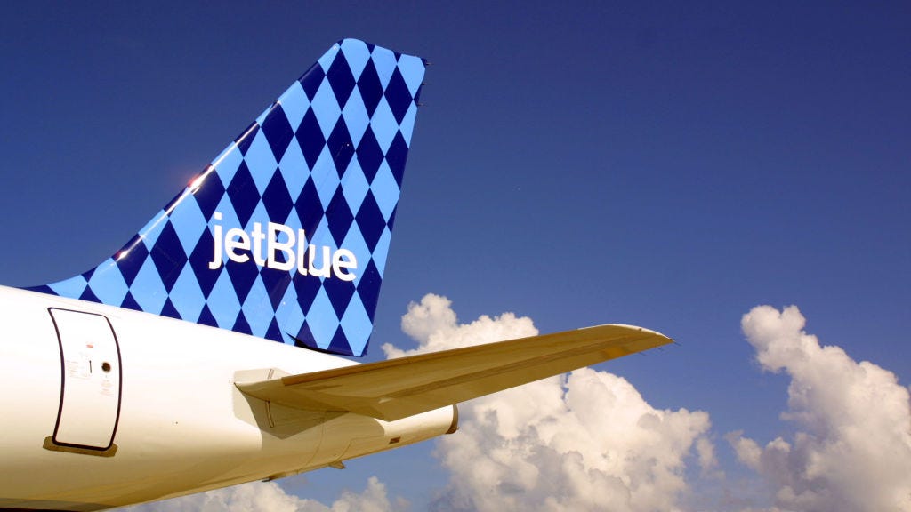 Man attempts to rush into cockpit of JetBlue flight from Boston: FBI