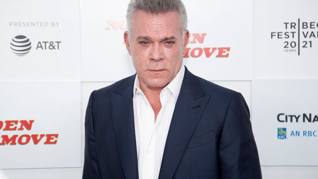 Ray Liotta recalls dealing with mom's cancer while filming 'Goodfellas': 'My knees buckled'