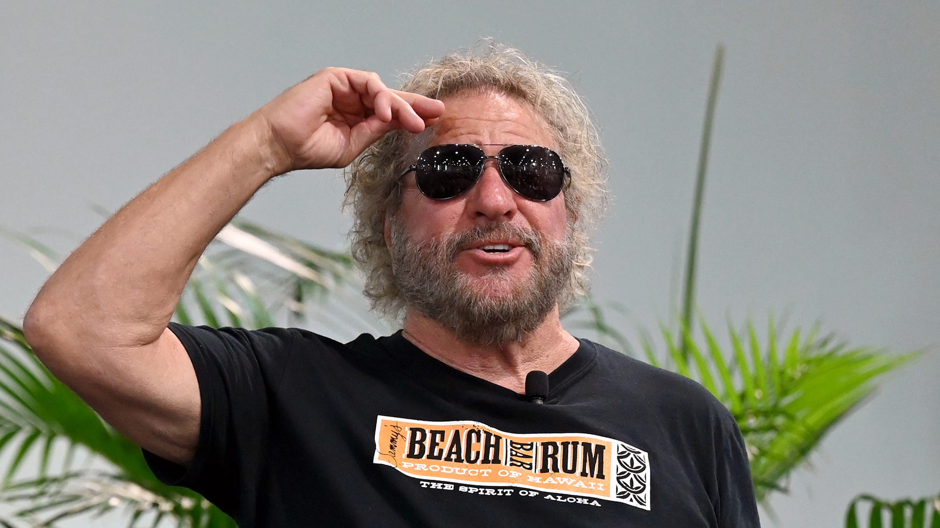 Sammy Hagar still has harsh words for David Lee Roth: 'He doesn't sing well anymore'