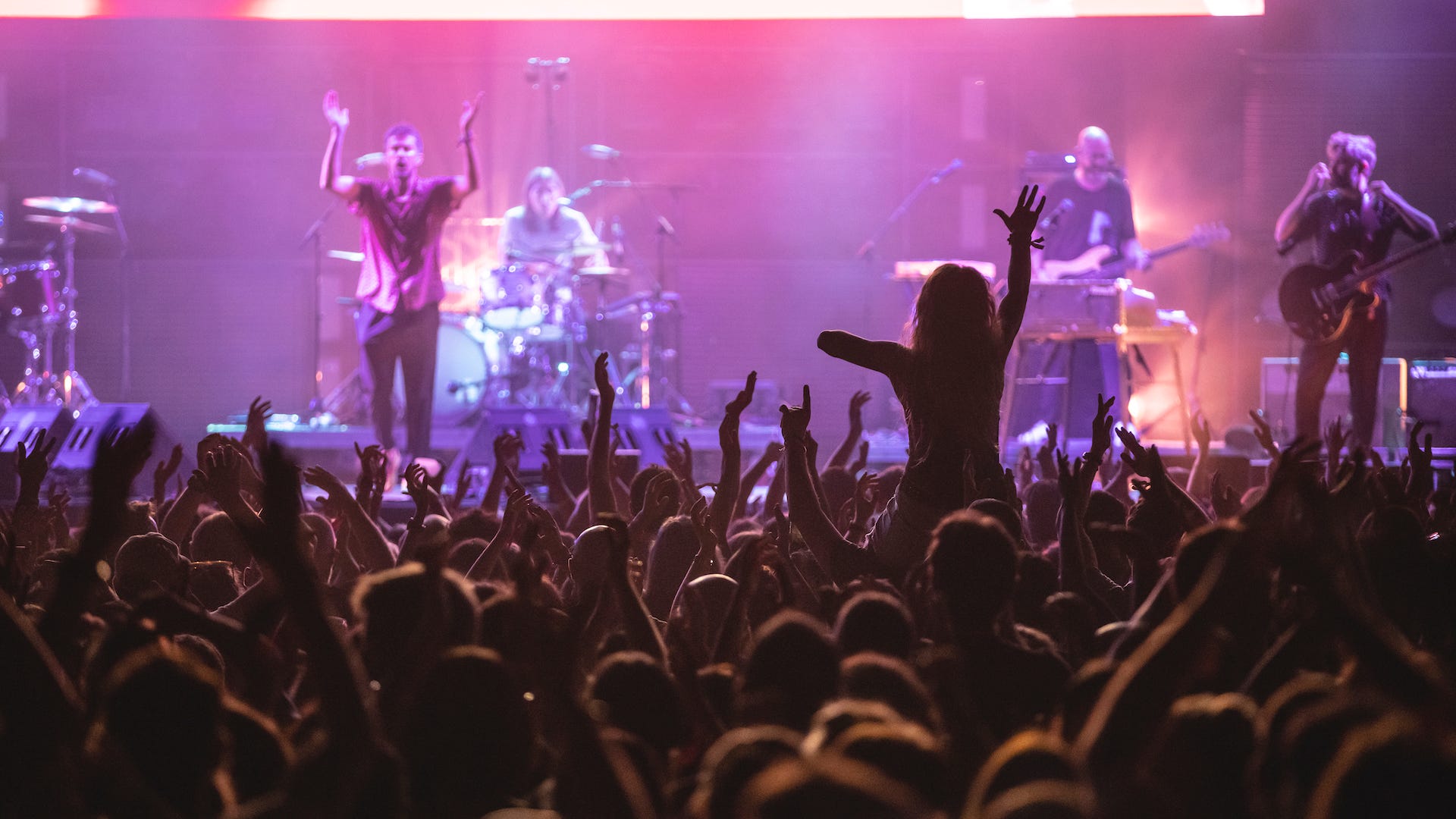 Live Nation backs concerts requiring vaccination or negative COVID tests