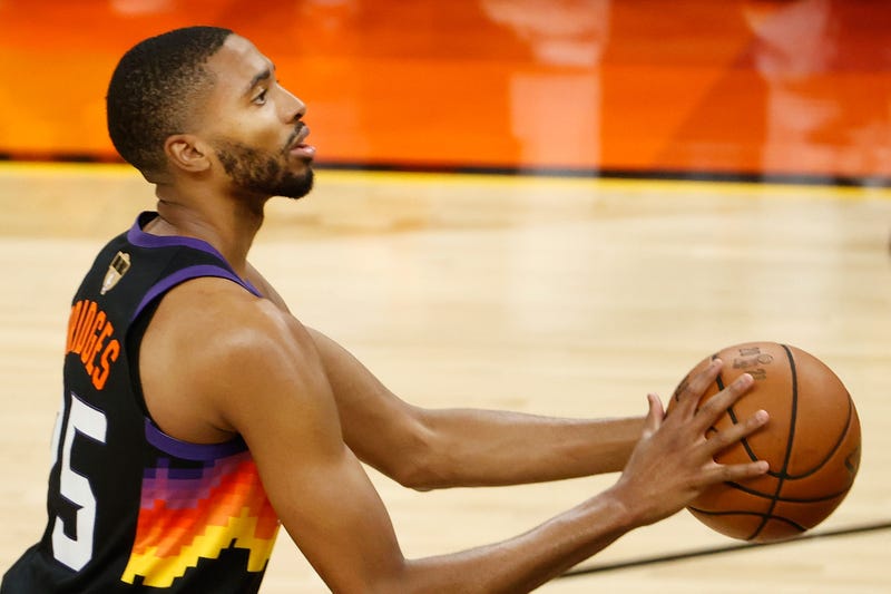 Phoenix Suns forward Mikal Bridges