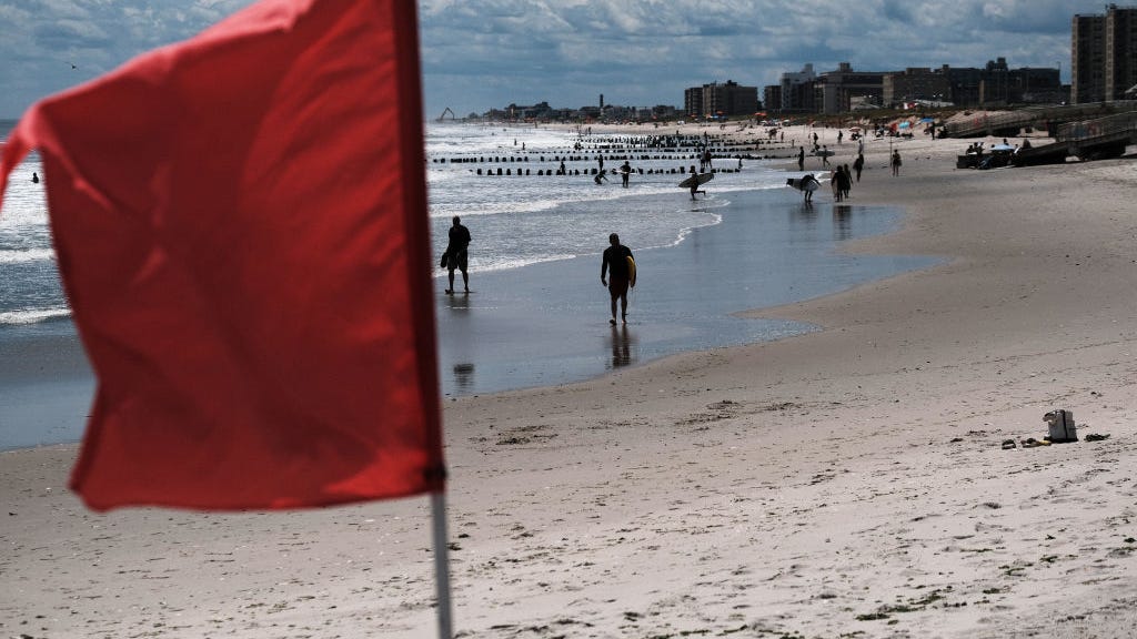 Shark sightings close Rockaway Beach to swimmers
